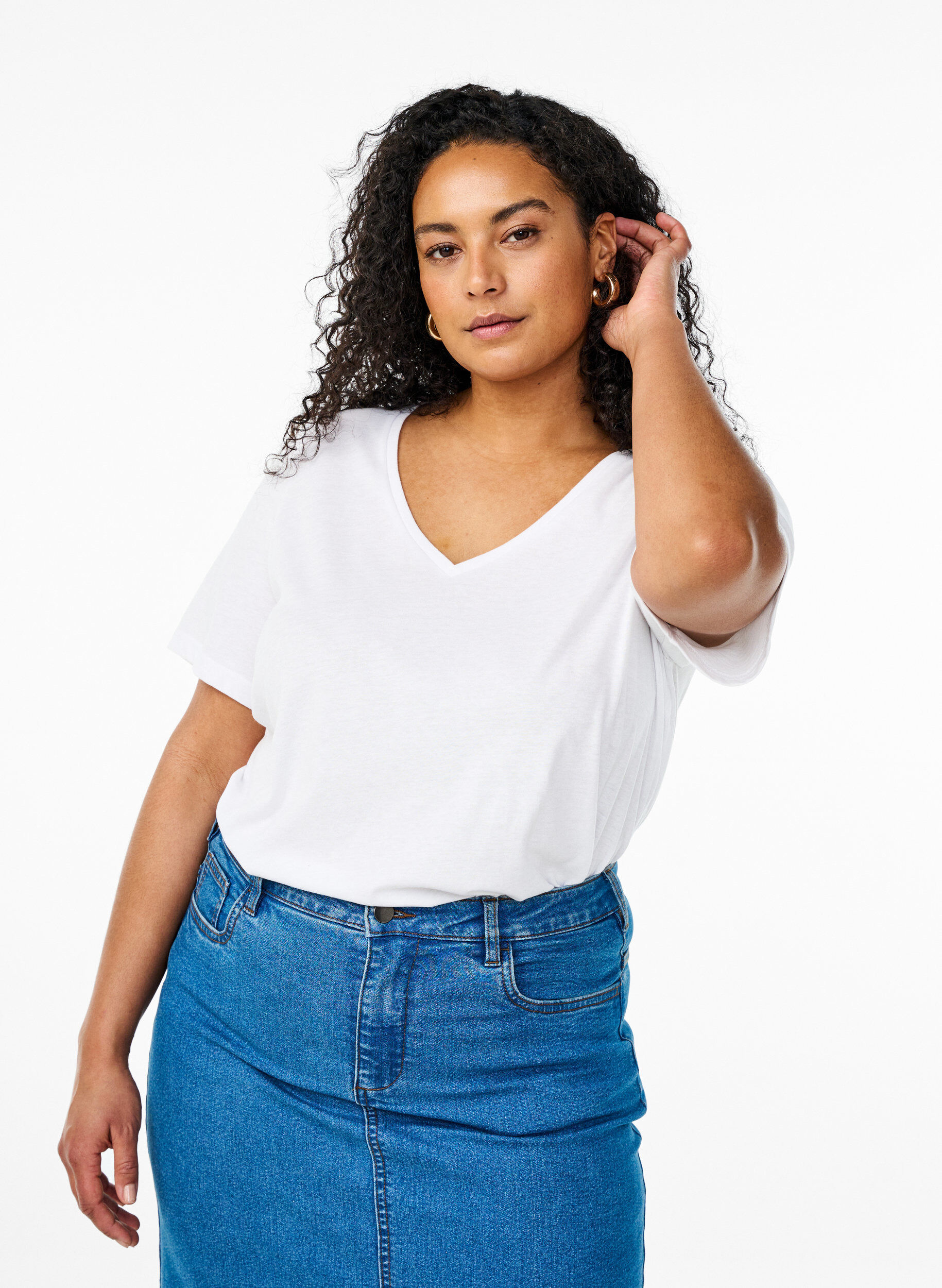 Zizzi Lot de 2 t-shirts avec col en V, Noir, Model image number 0