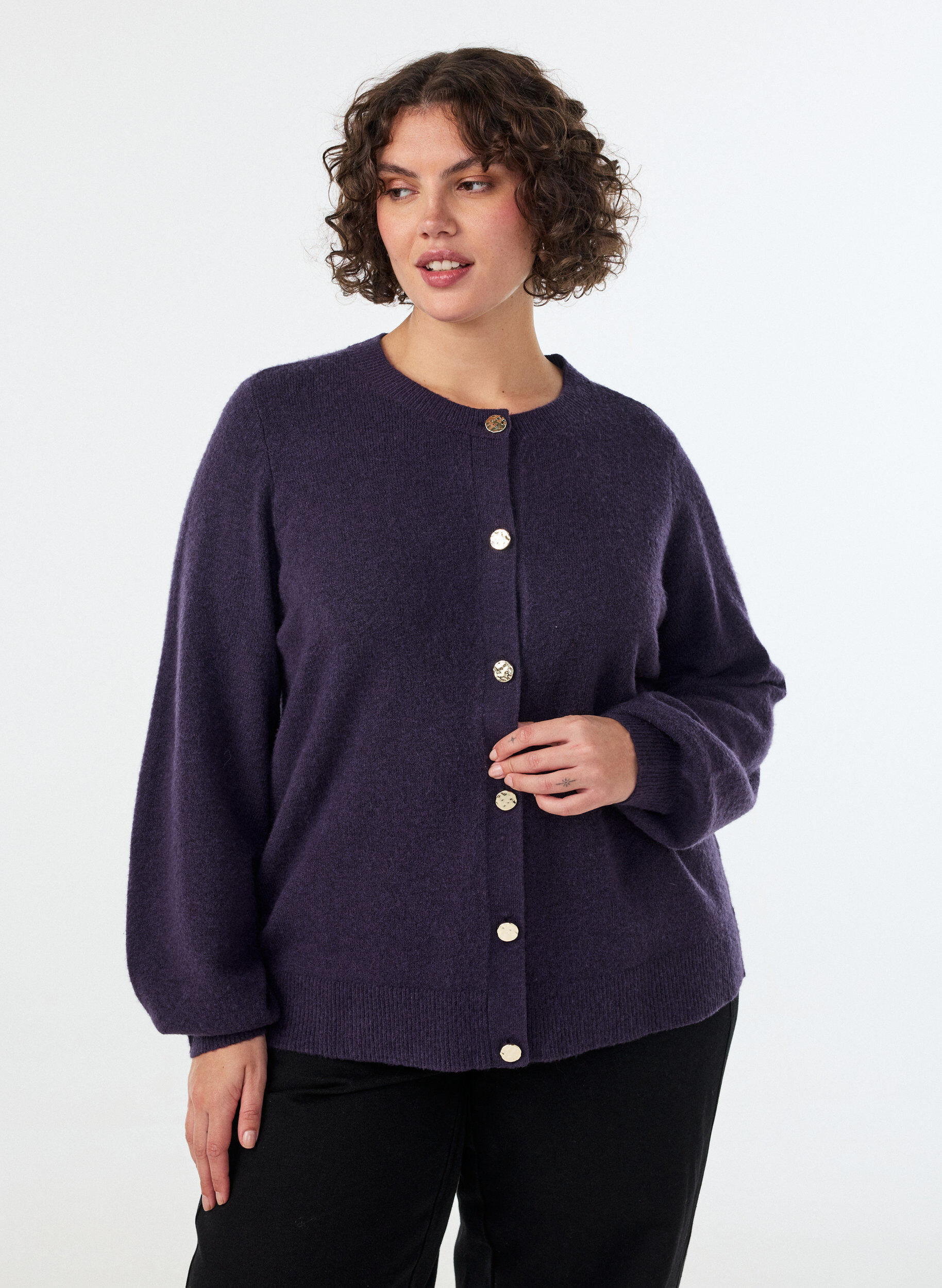 ZizziCardigan en maille douce avec boutons dor&eacute;s, Violet, Model image number 0