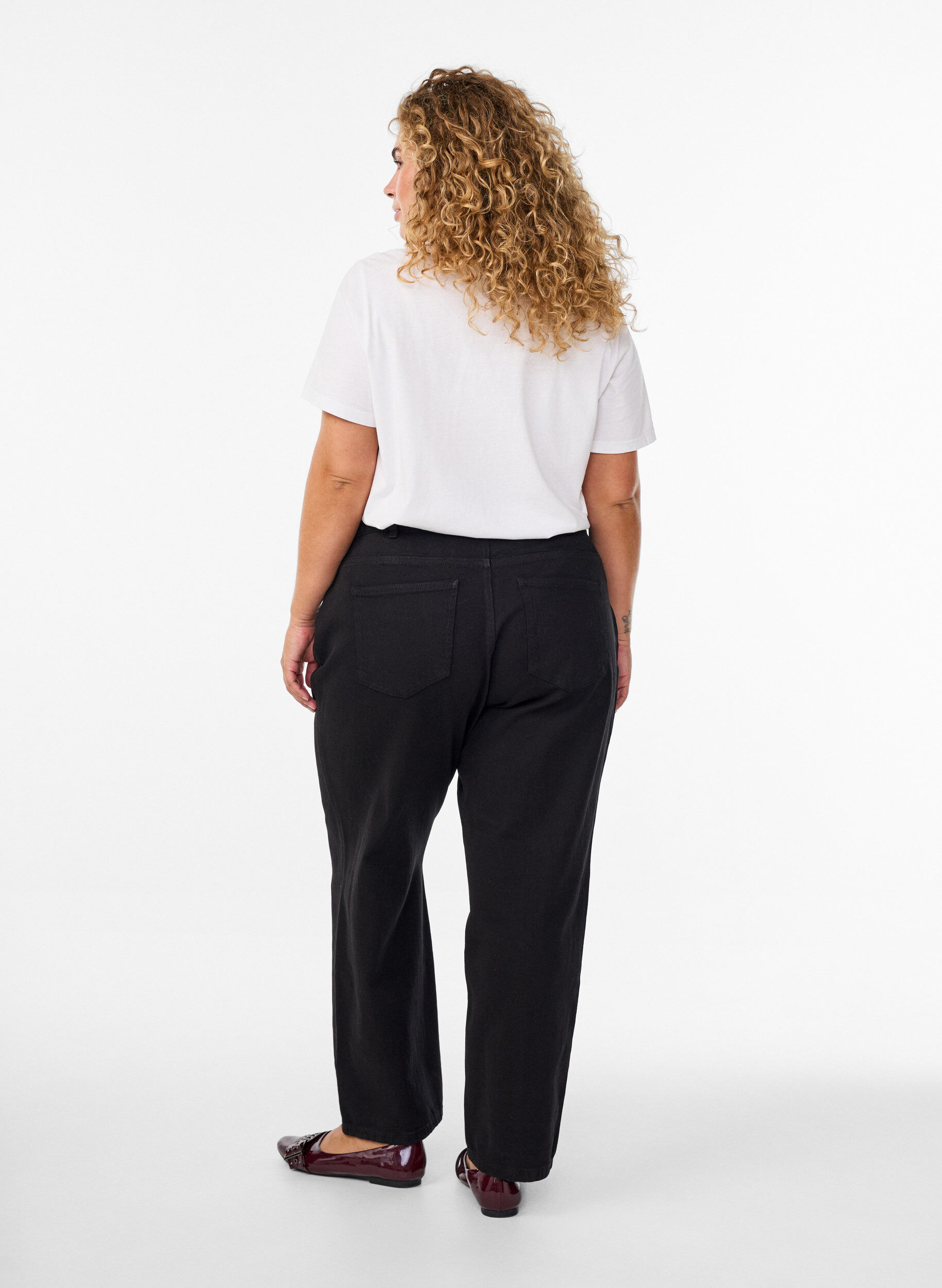 Zizzi Jean ample avec longueur raccourcie, Noir, Model image number 1