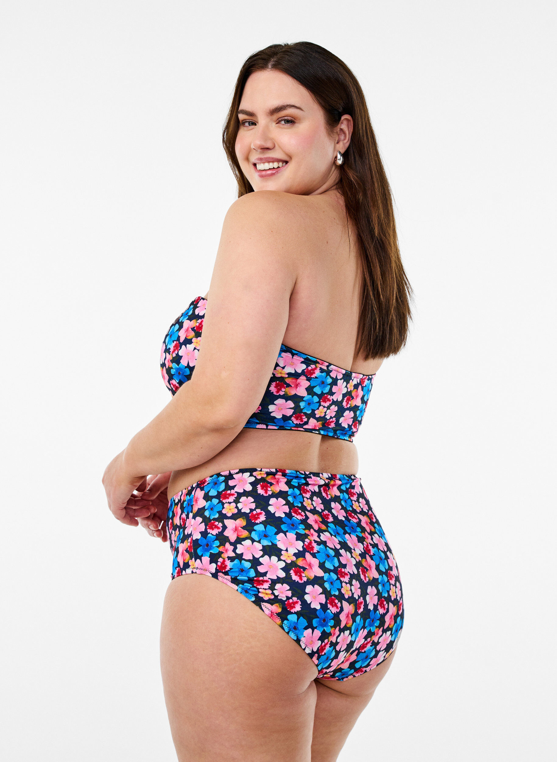 Zizzi Culotte de bikini taille haute &agrave; imprim&eacute; floral, Rose poudr&eacute;e, Model image number 1