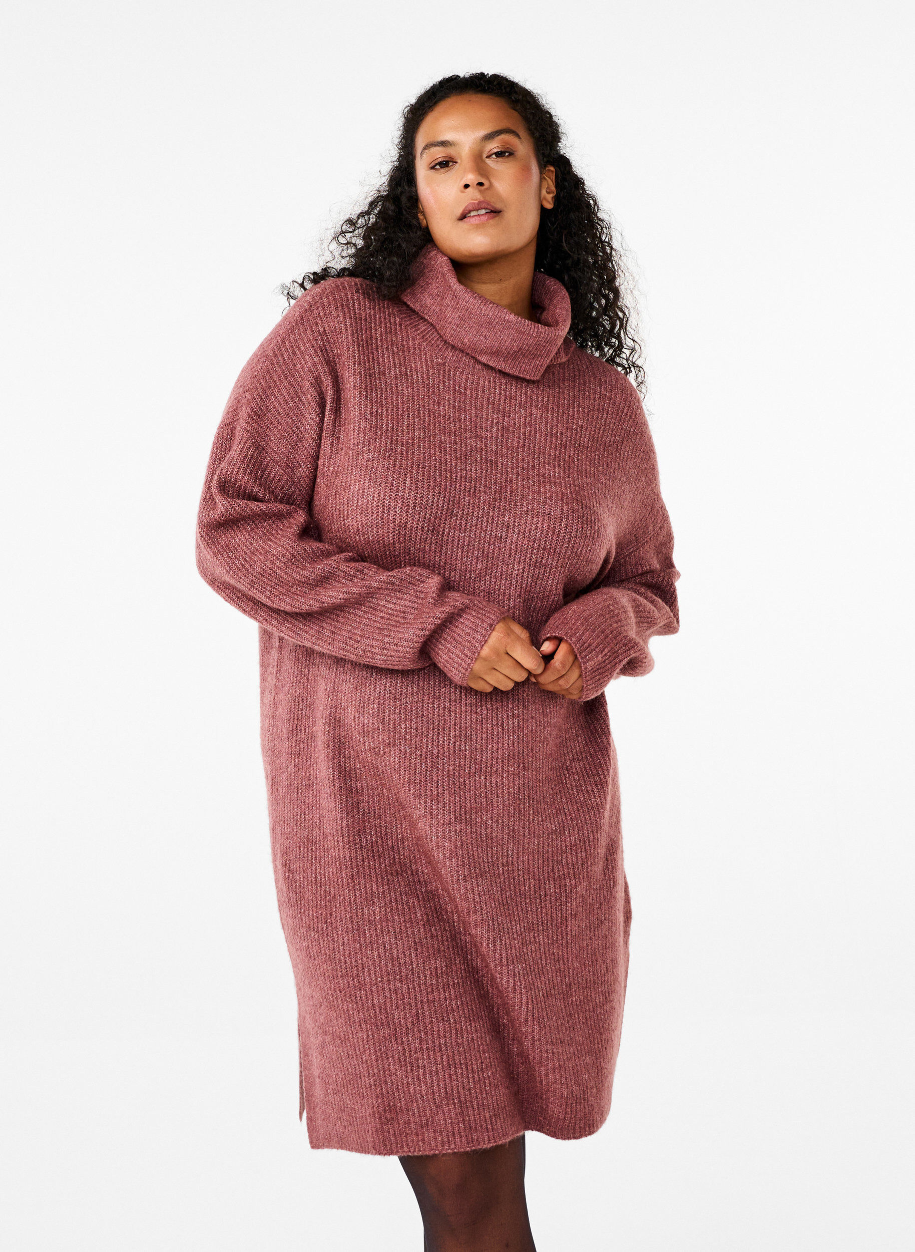 ZizziRobe en tricot et &agrave; col roul&eacute;, Rose poudr&eacute;e, Model image number 0