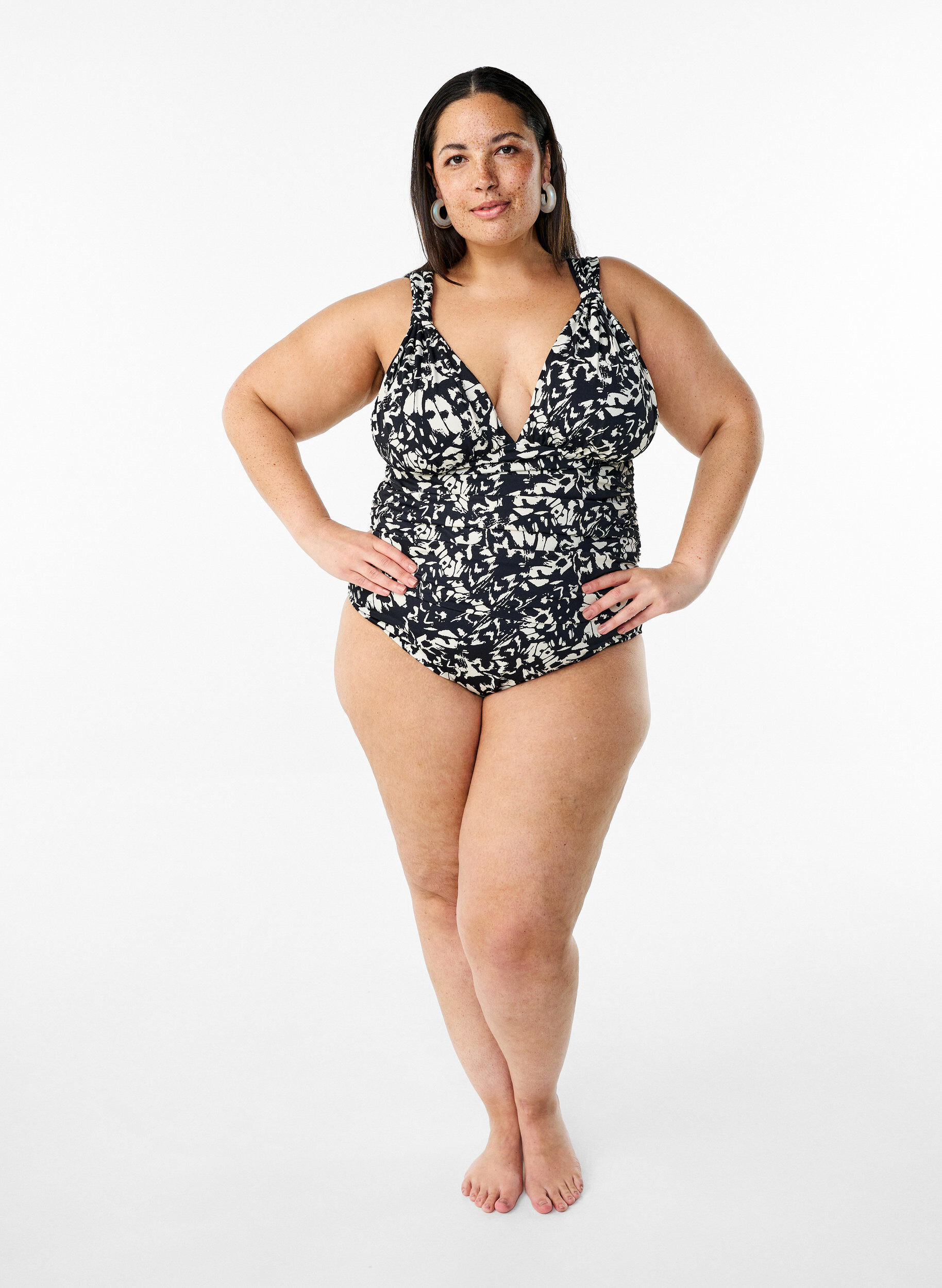 Zizzi Maillot de bain &agrave; motifs avec d&eacute;collet&eacute; en V profond, Noir, Model image number 1