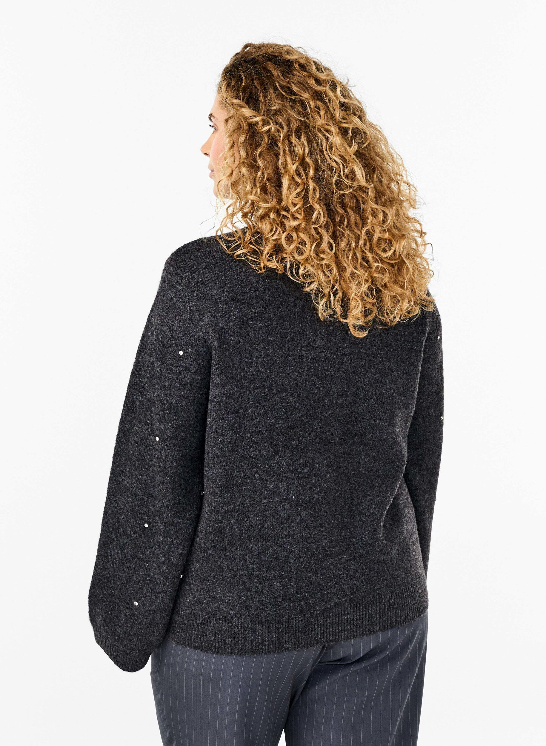 Zizzi Chemisier en maille avec des strass et un col montant, Dark Grey Melange, Model image number 1