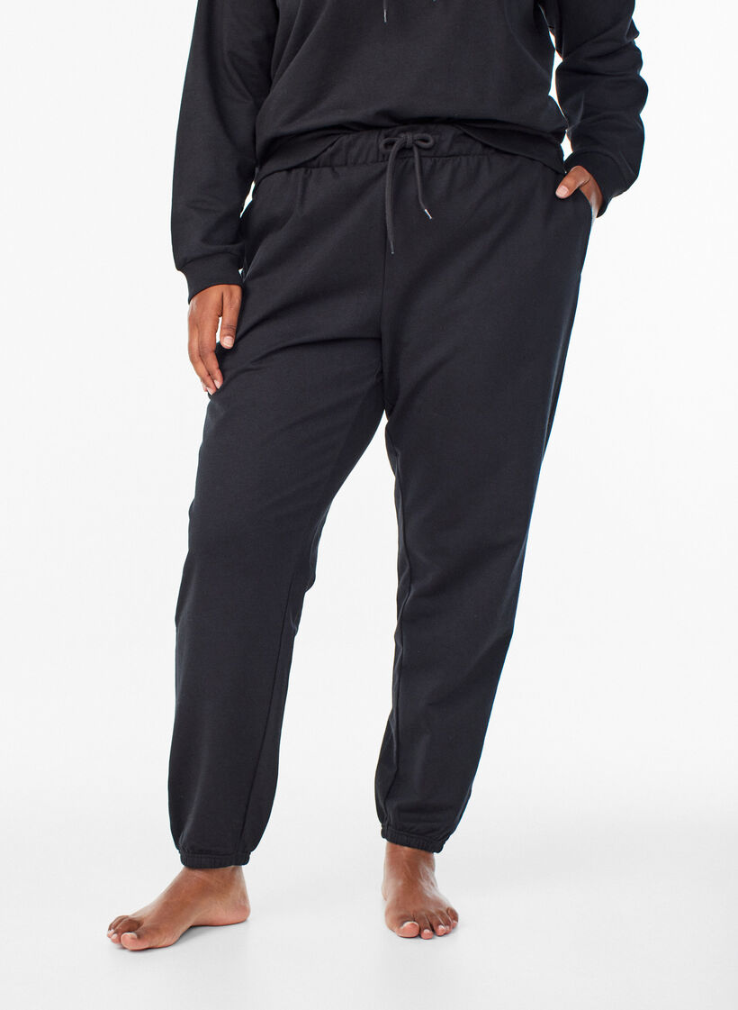 Pantalon de surv&ecirc;tement avec poches, Noir, Model image number 2