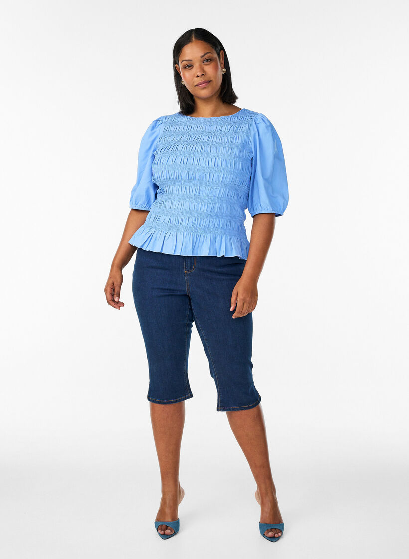 Blouse smock&eacute;e avec ourlet &agrave; volants et col bateau, Bleu, Model image number 1