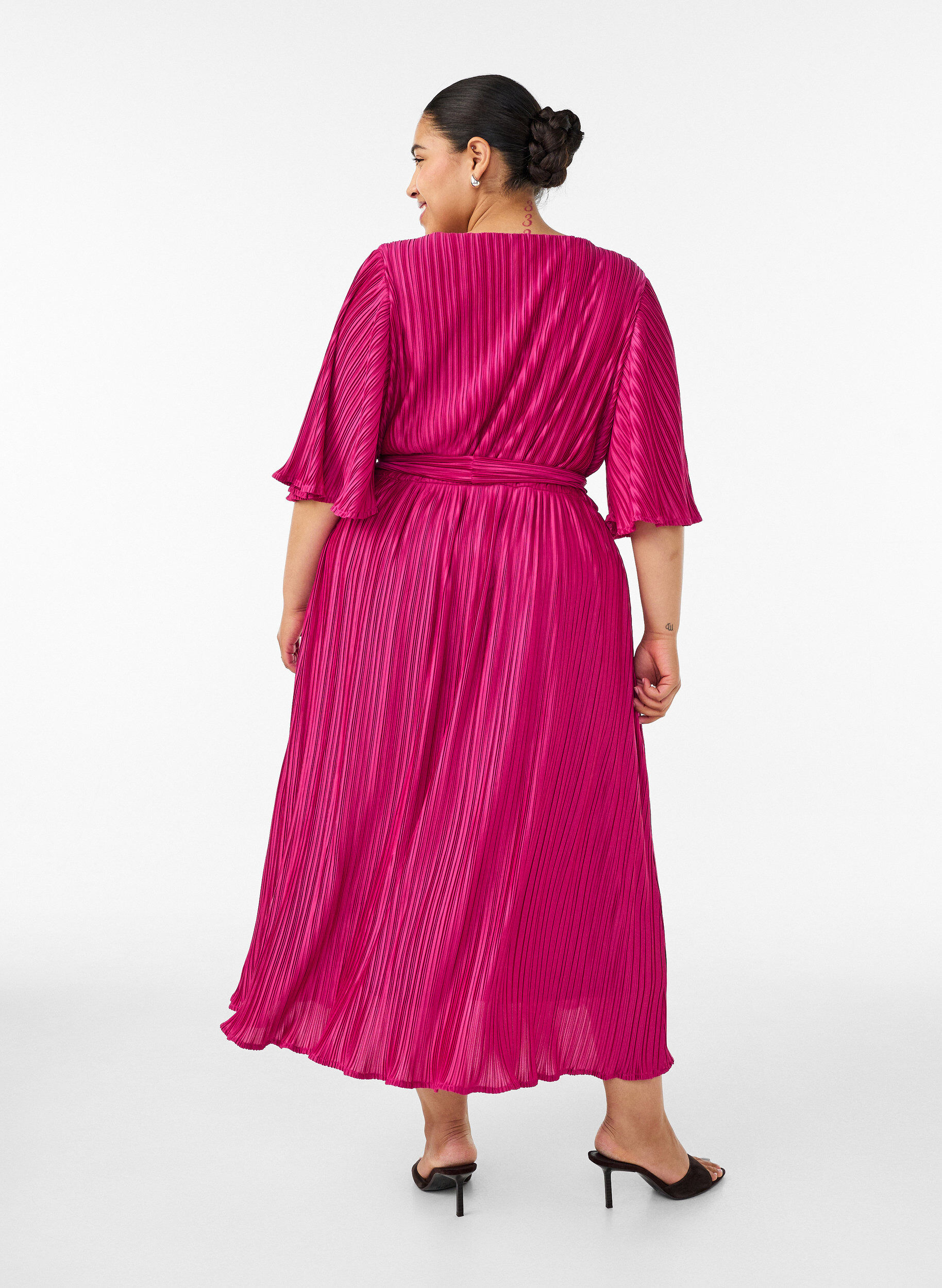 ZizziRobe midi pliss&eacute;e avec manches chauve-souris, Rose, Model image number 1