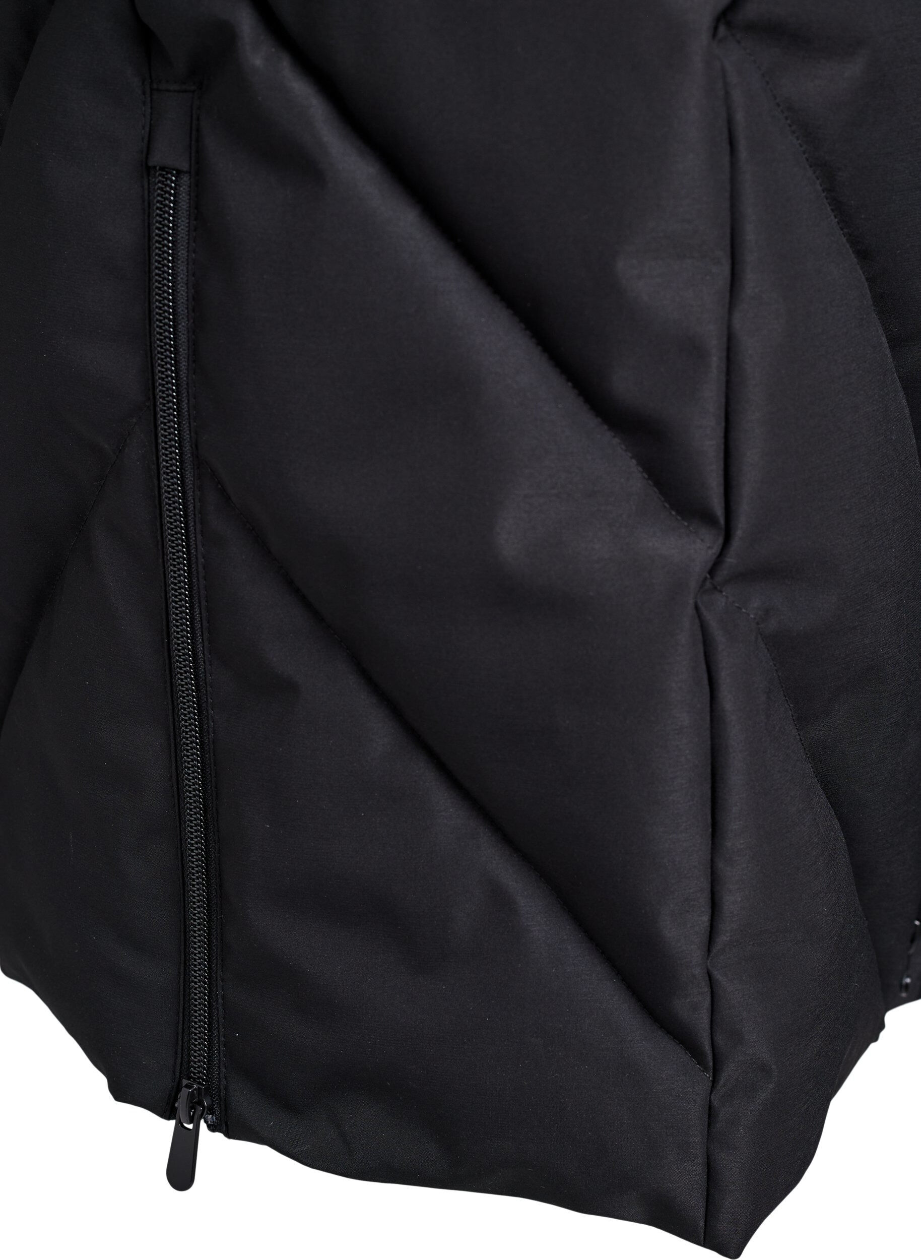 Zizzi Long manteau d'hiver &agrave; fermeture &agrave; attaches et col en fausse fourrure, Noir, Packshot image number 4