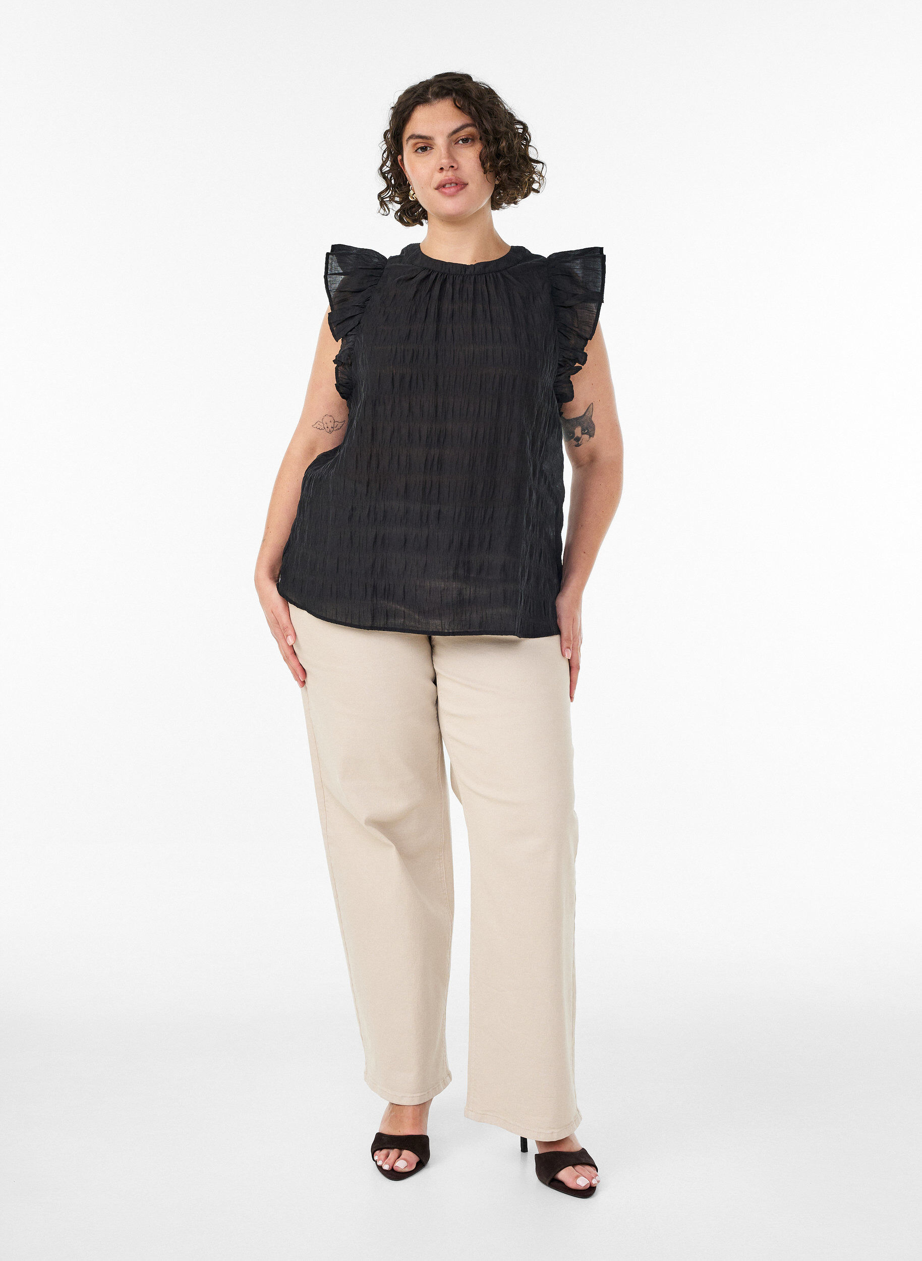 ZizziBlouse sans manches textur&eacute;e avec volants, Noir, Model image number 1