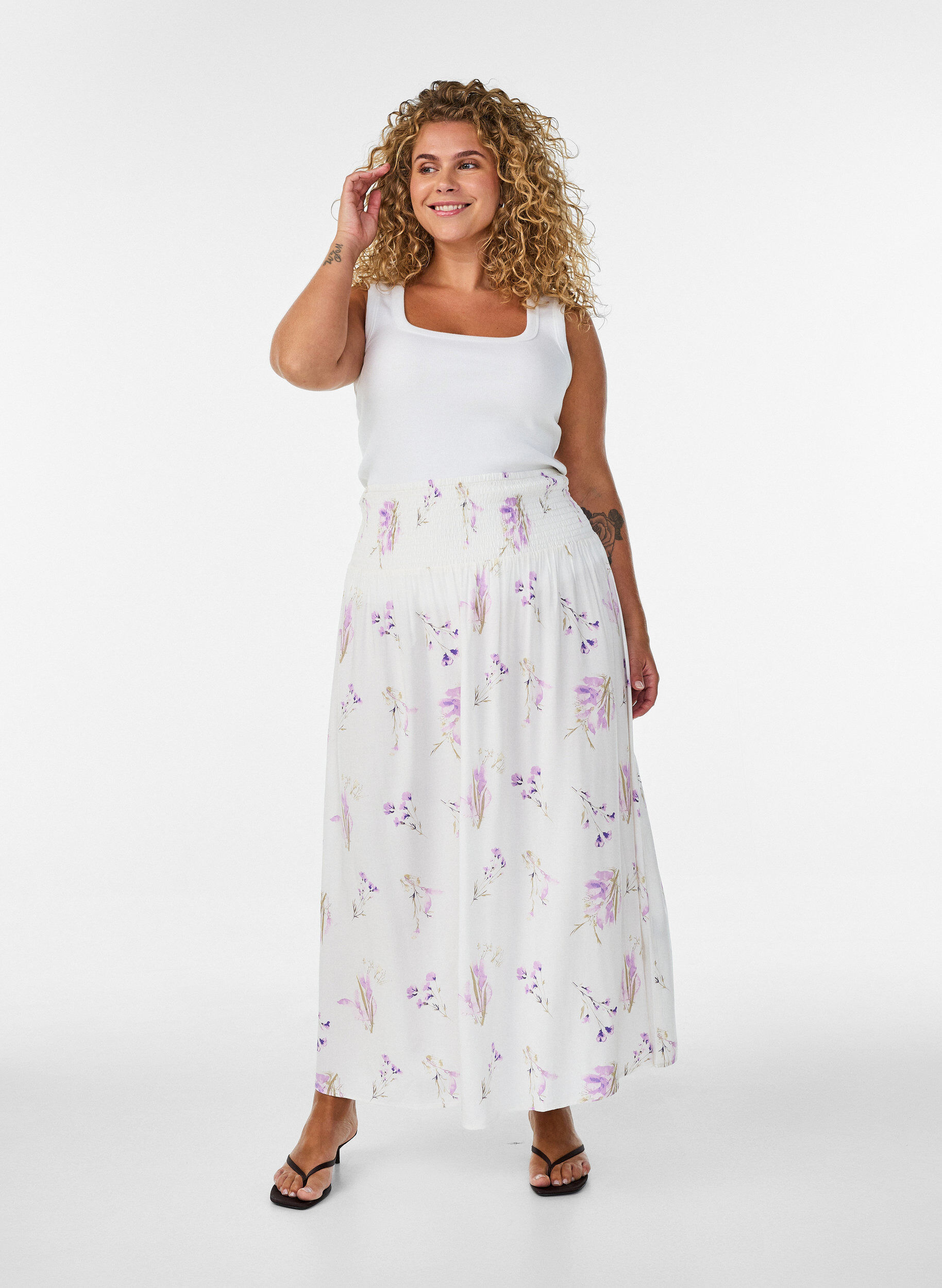 ZizziJupe longue en viscose avec smocks, Blanc, Model image number 1