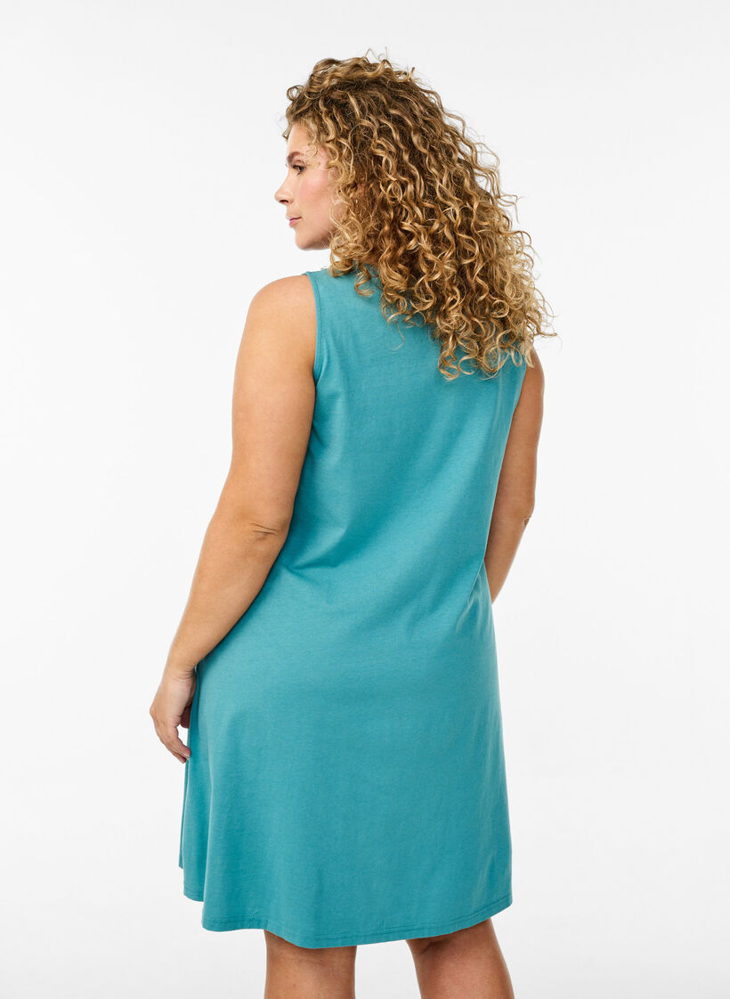 Robe &eacute;vas&eacute;e sans manches, Bleu, Model image number 2