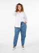 Jeans Mille coupe Mom avec broderies, Bleu Clair, Model image number 0
