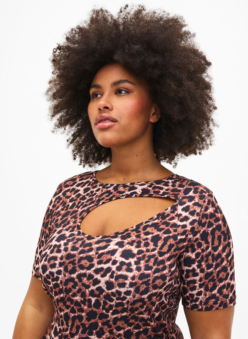 Robe ajustée à imprimé de léopard avec une découpe, Leopard AOP, Model image number 2