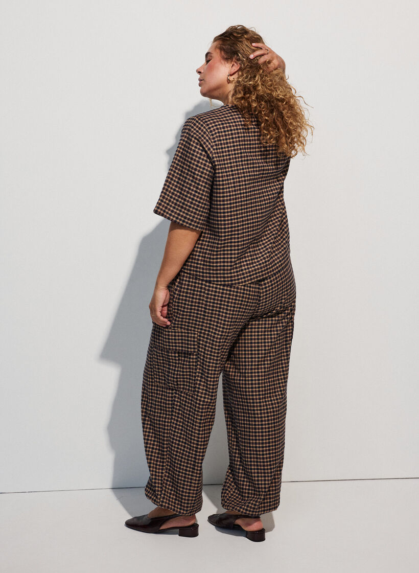 Pantalon cargo en coton &agrave; carreaux, Marron, Model