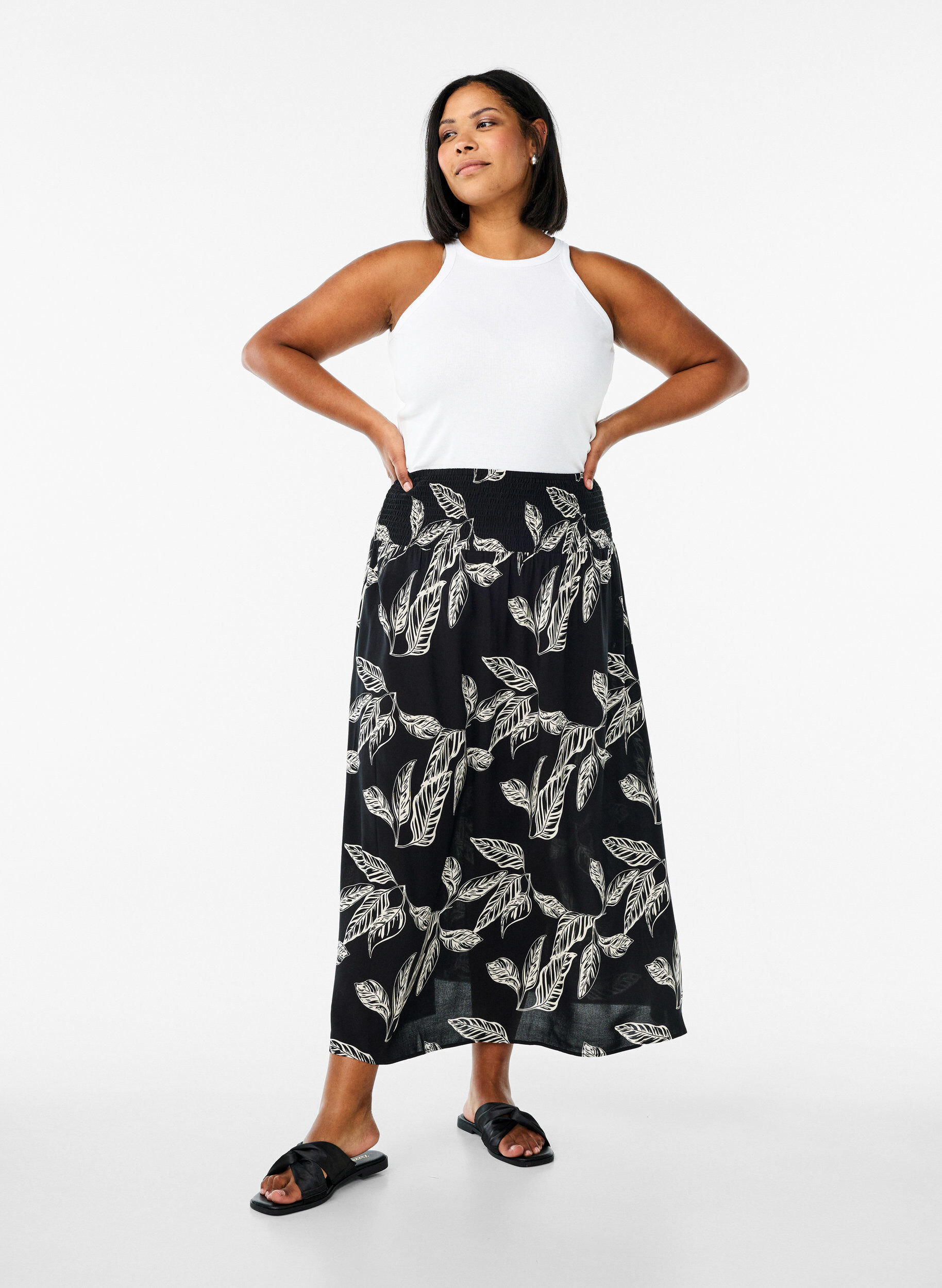 ZizziJupe longue en viscose avec smocks, Noir, Model image number 0