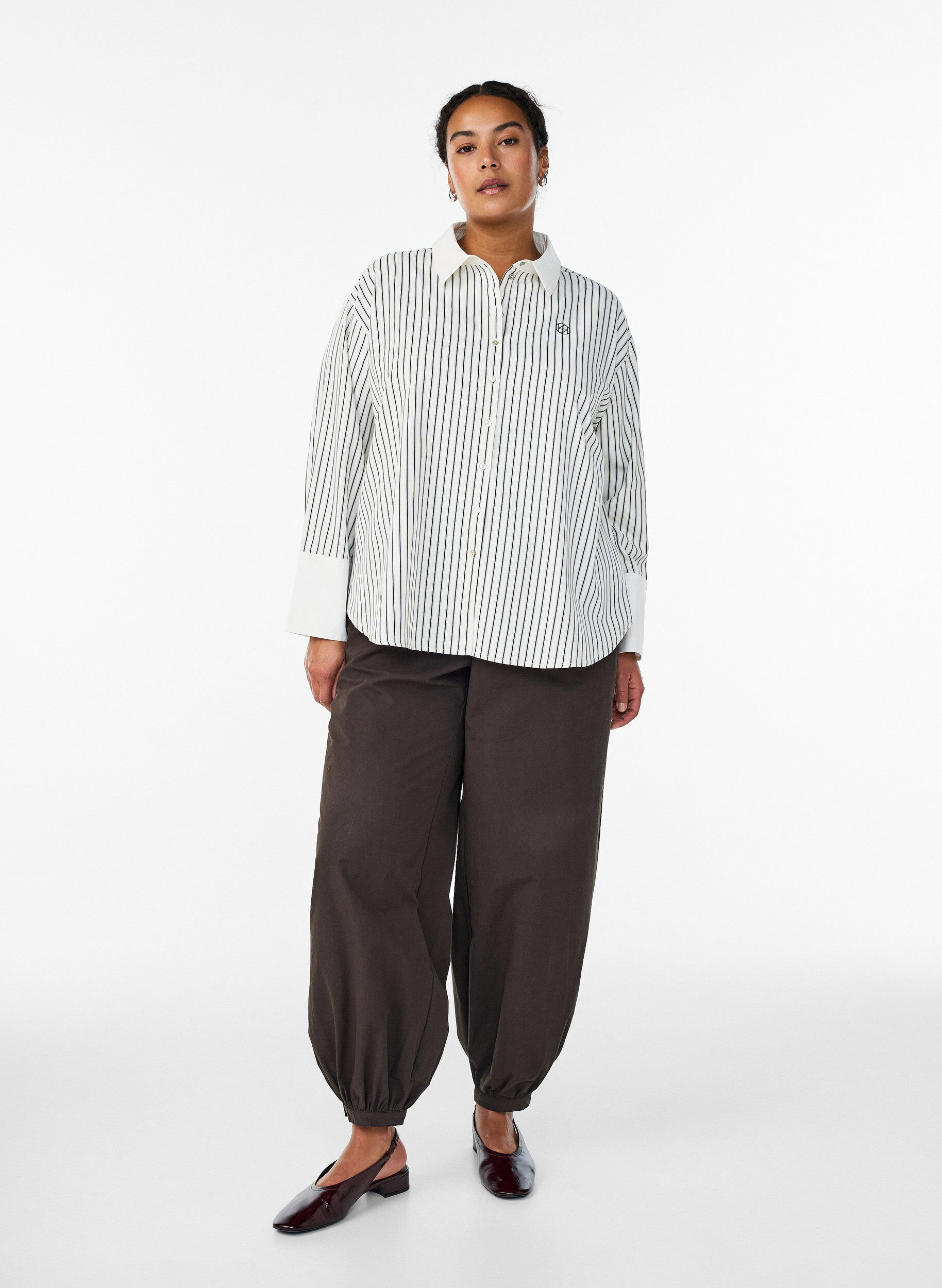 Zizzi Pantalon ballon taille haute en coton, Marron, Model image number 0