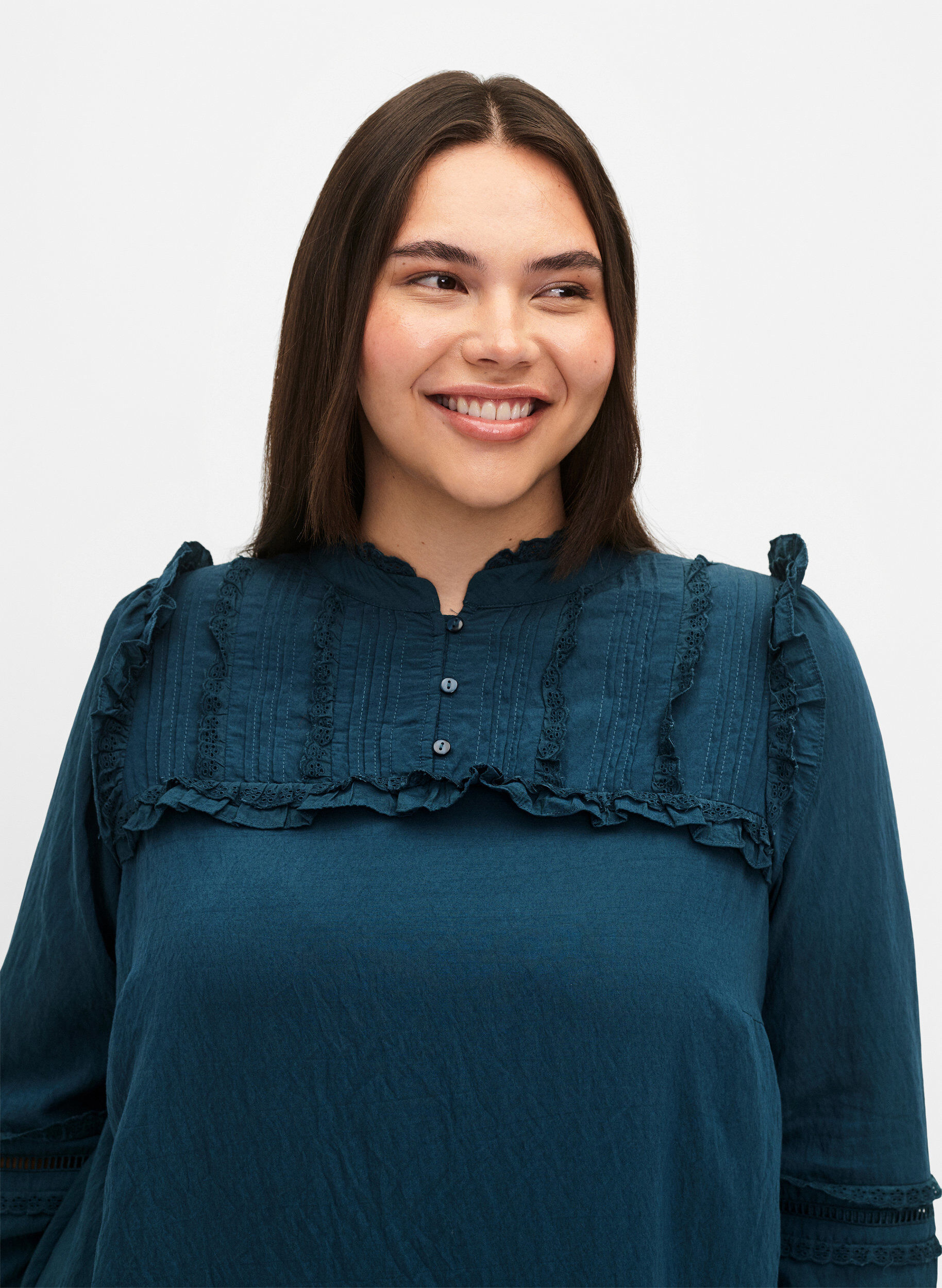 Zizzi Robe en viscose avec broderie anglaise et volants, Reflecting Pond, Model image number 2