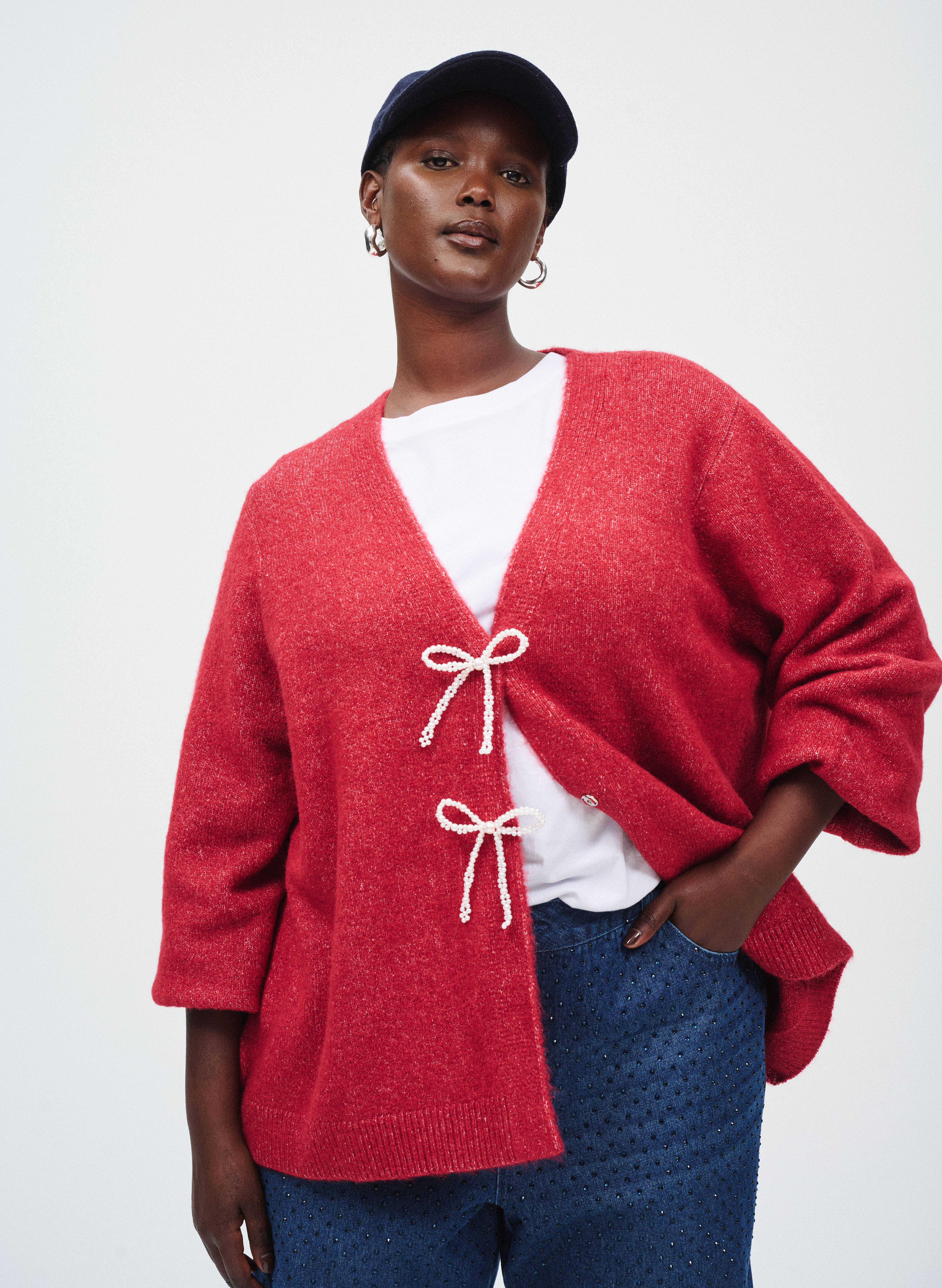 Zizzi Cardigan avec n&oelig;ud perl&eacute;, , Model