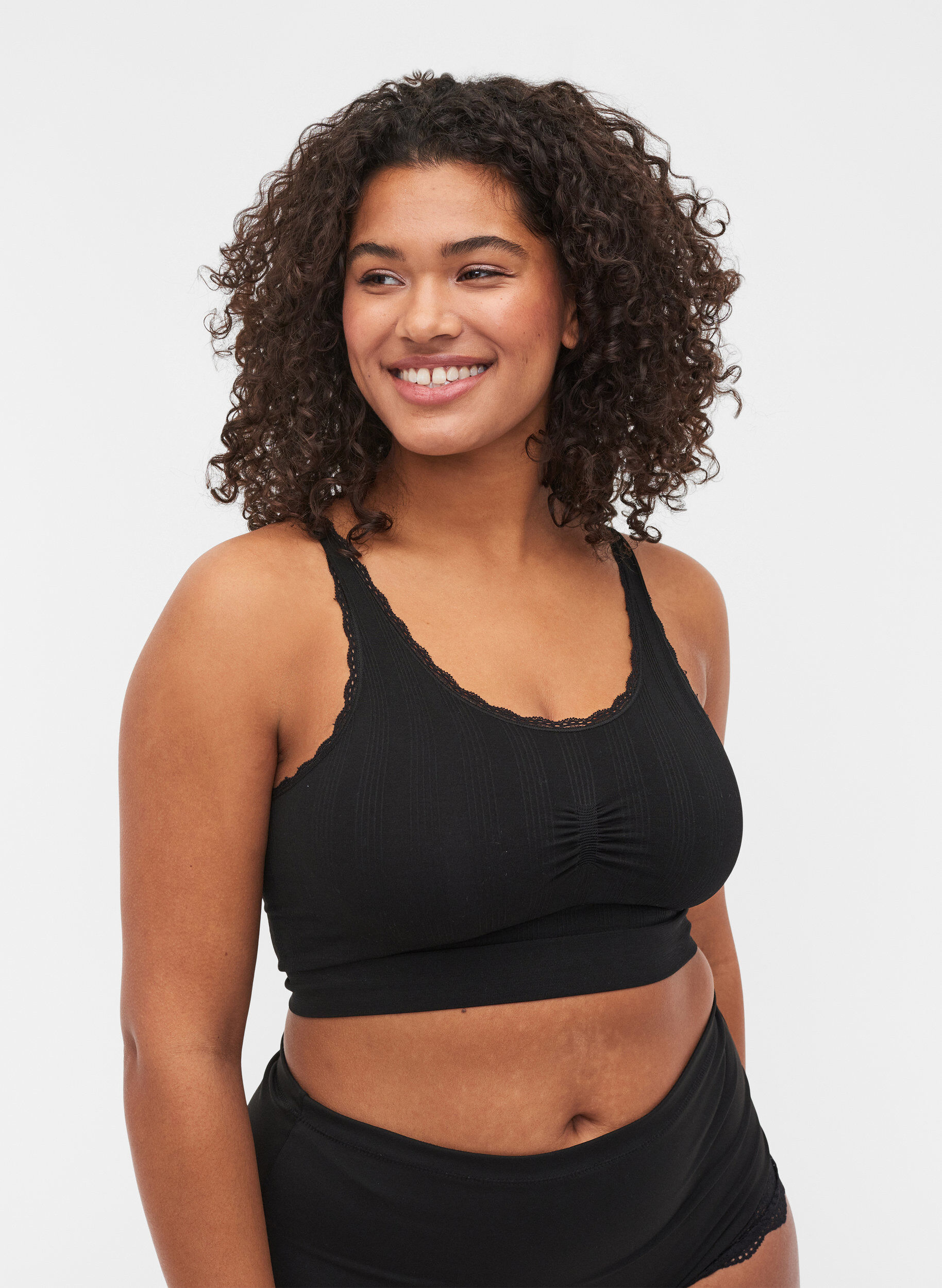 Zizzi Soutien-gorge doux avec bords en dentelle, Black, Model image number 0