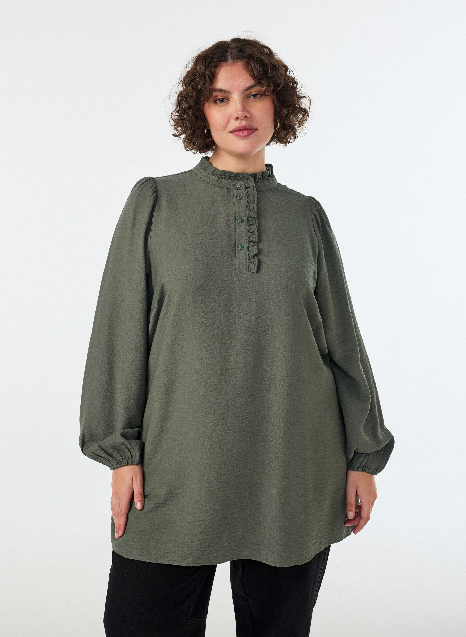 Tunique en viscose avec volants et boutons, Vert, Model