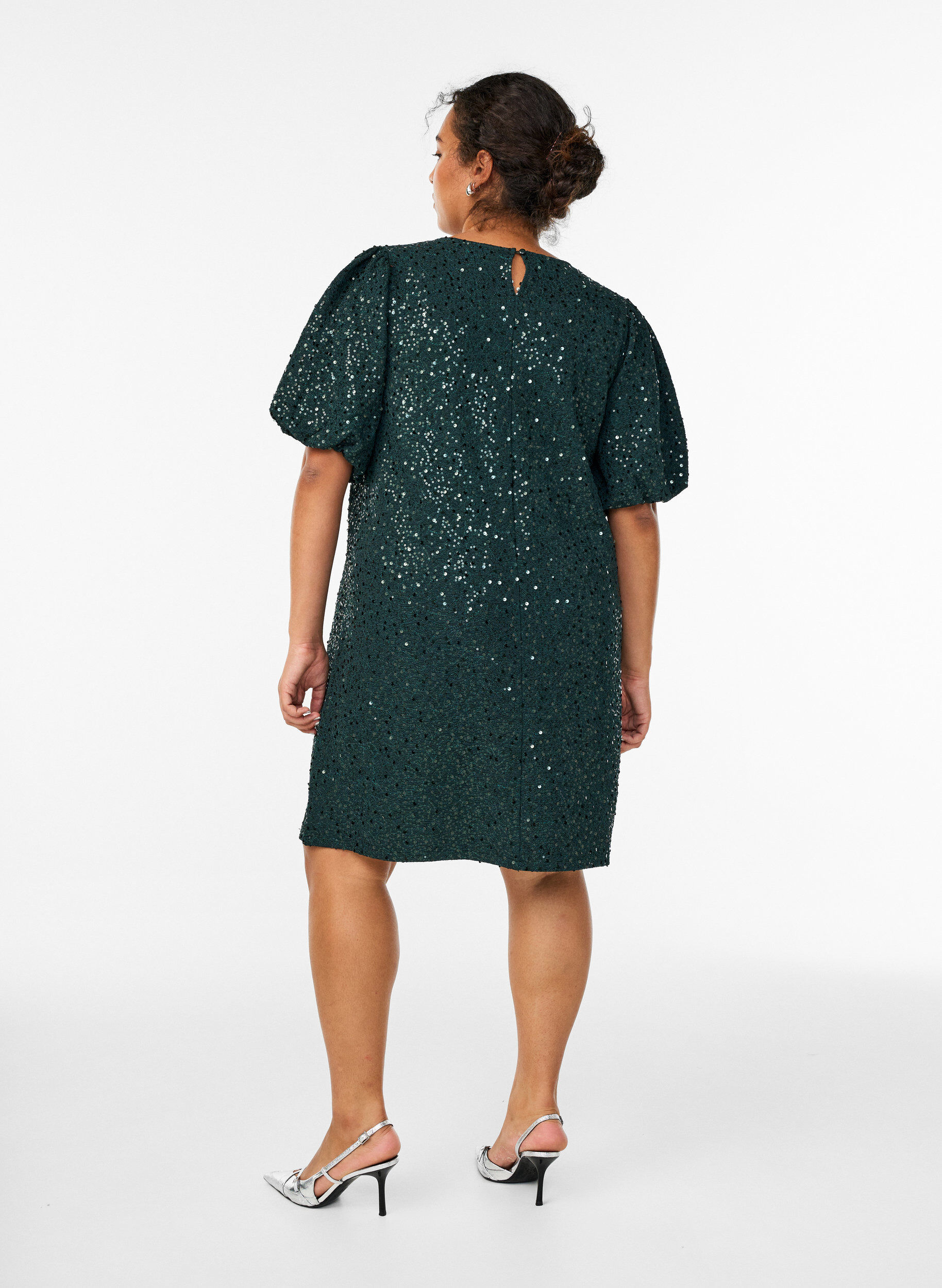 Zizzi Robe courte &agrave; sequins &agrave; manches bouffantes, Vert fonc&eacute;, Model image number 2