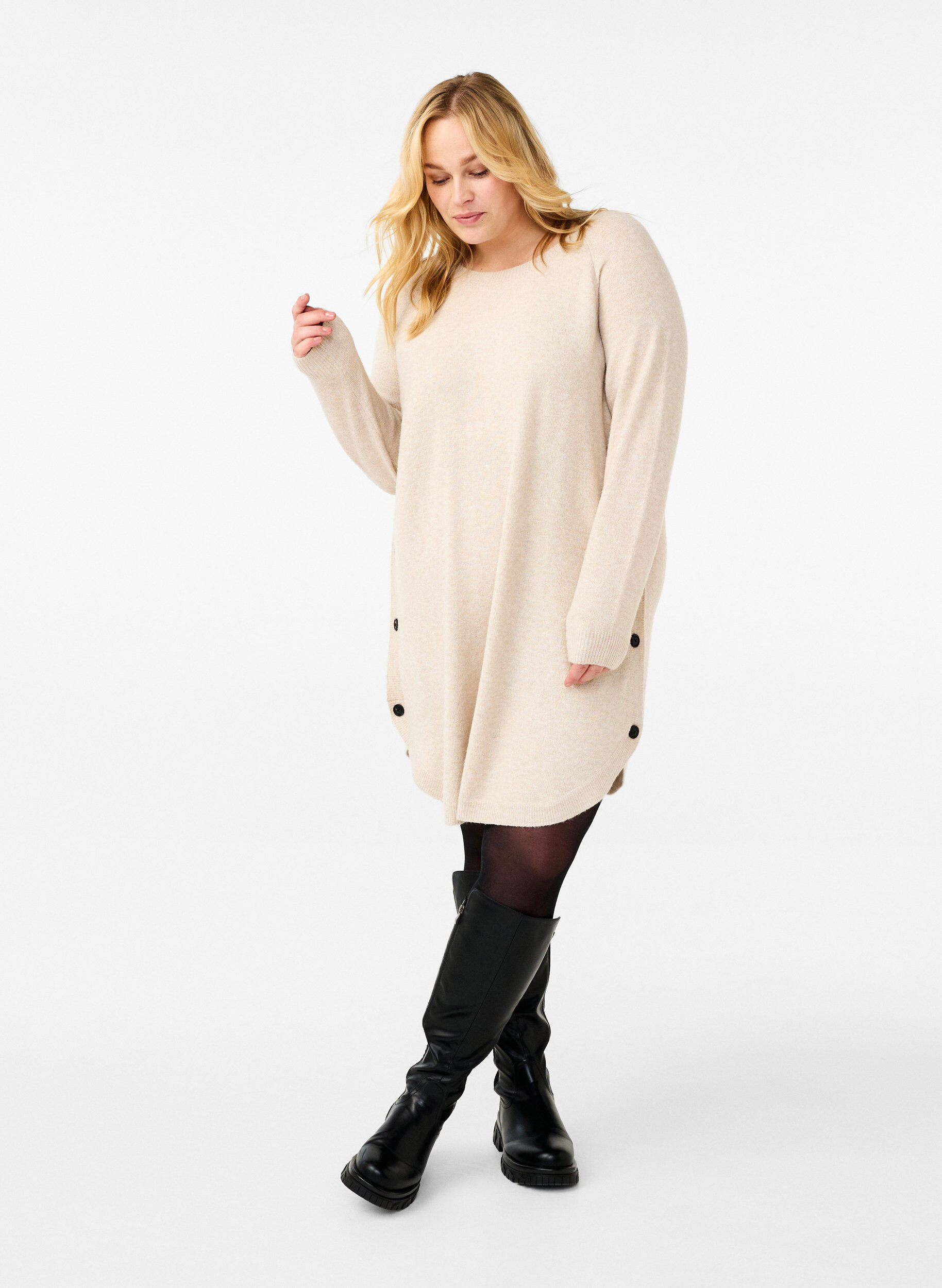 Zizzi Robe en maille m&eacute;lang&eacute; avec boutons, Pumice Stone Mel., Model image number 2