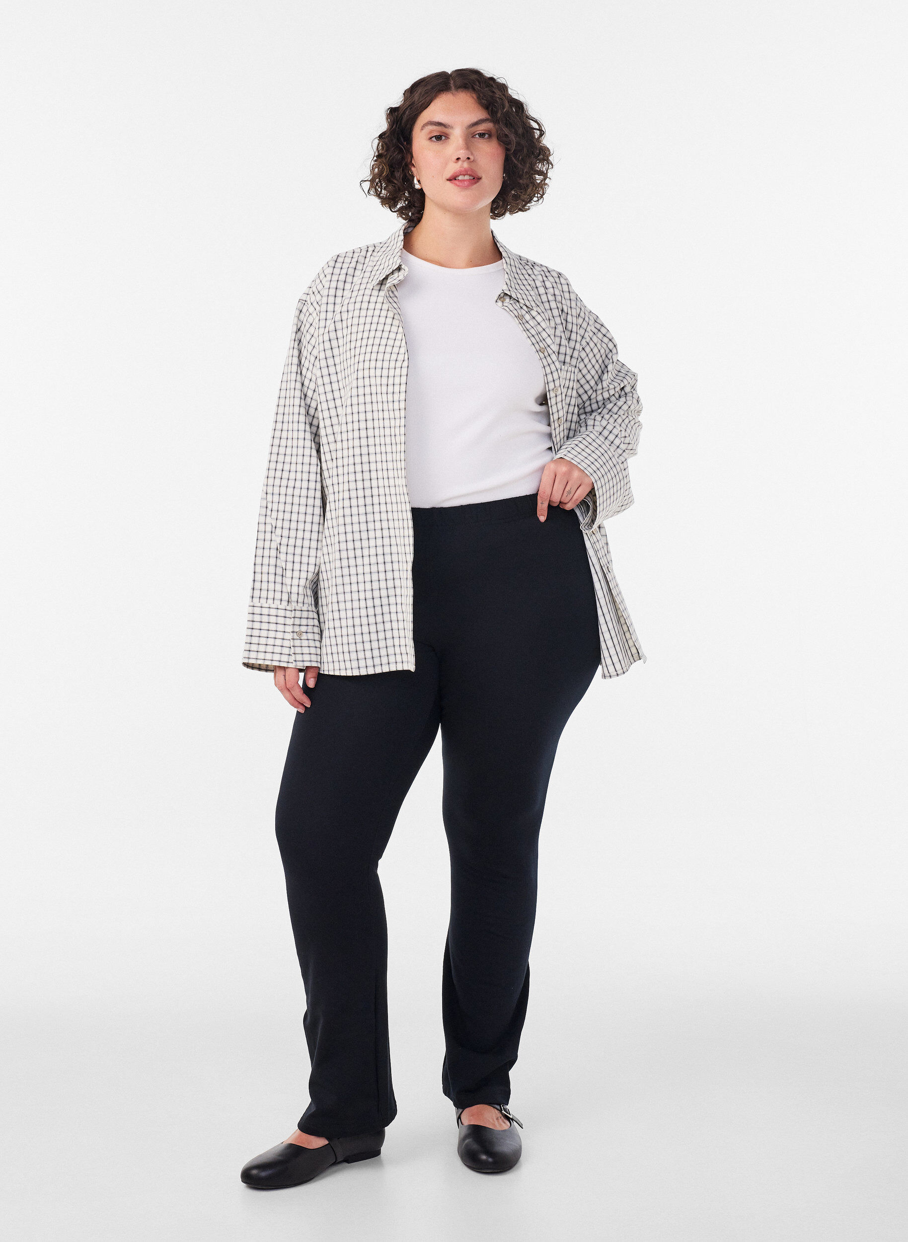 ZizziPantalon &eacute;vas&eacute; en jersey, Noir, Model image number 1