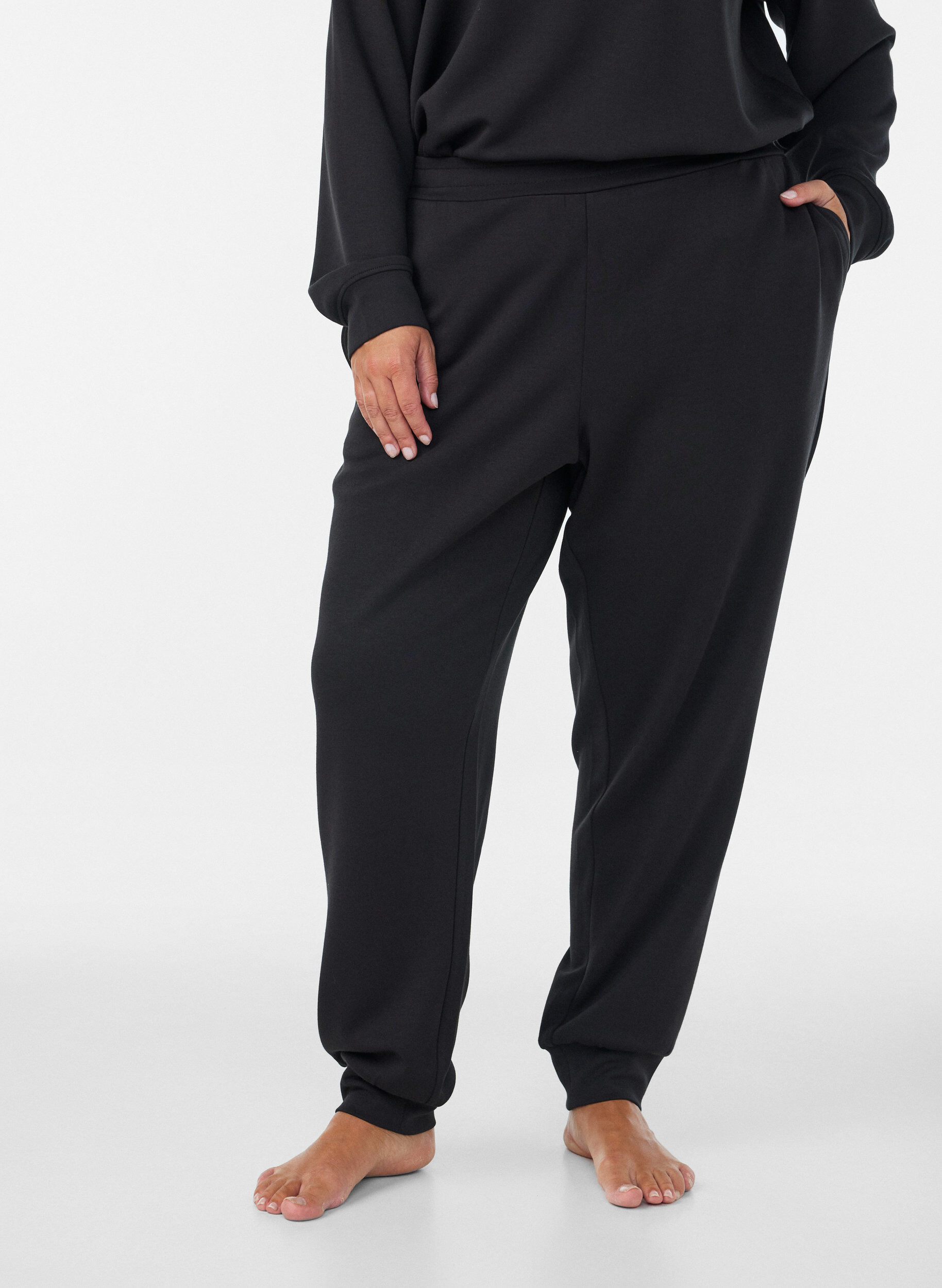 ZizziPantalon en jersey taille haute avec poches, Noir, Model image number 2