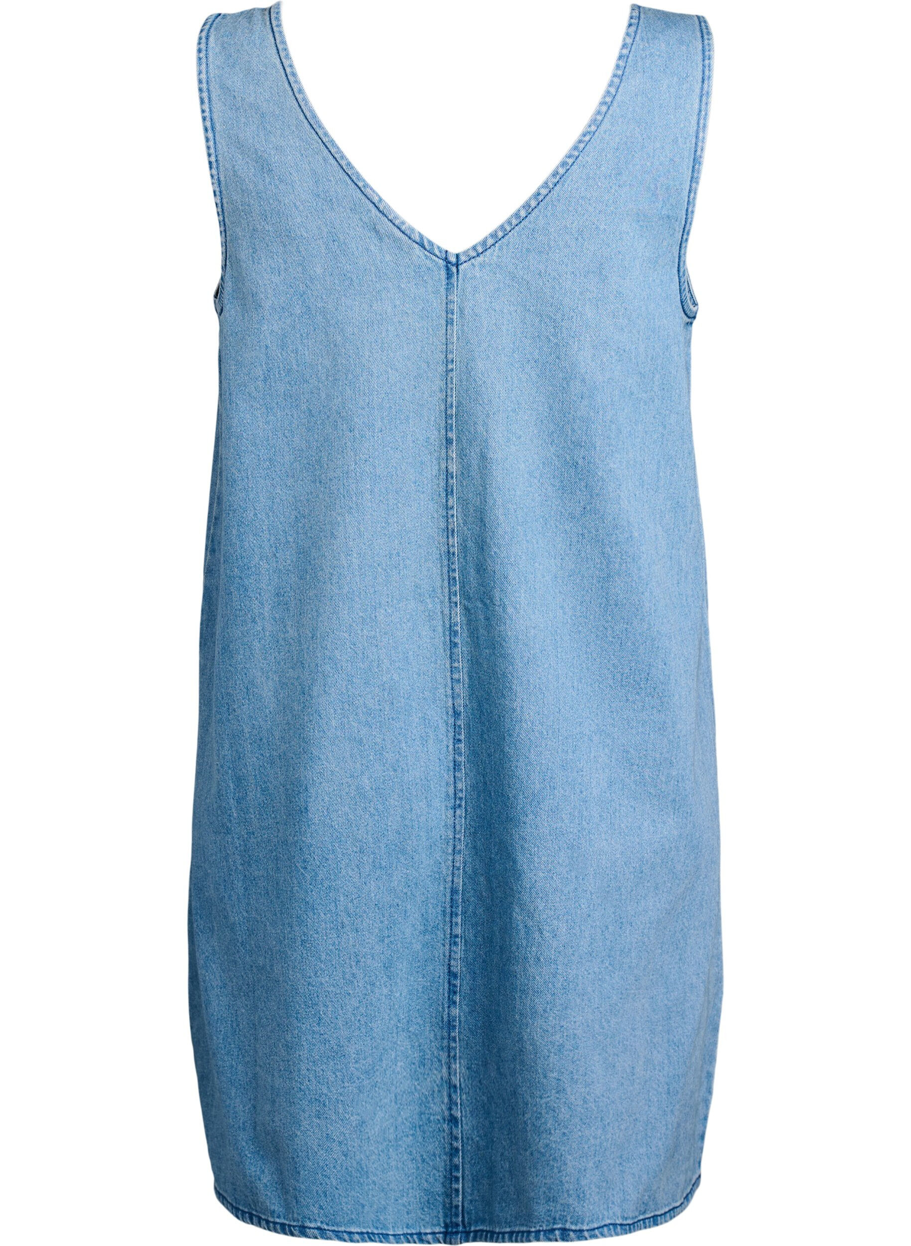 Zizzi Robe salopette en denim avec d&eacute;collet&eacute; en V, Bleu Clair, Packshot image number 1