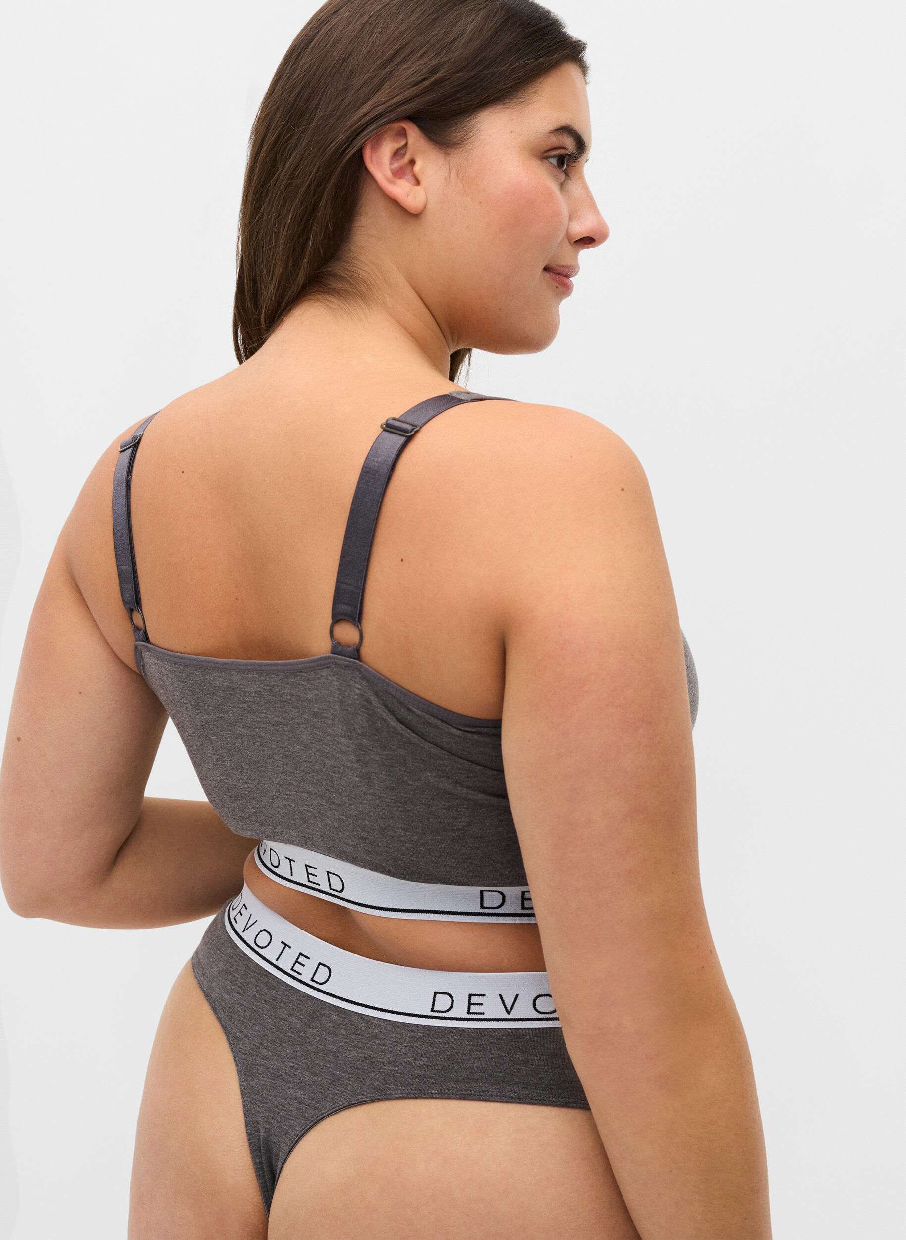 Zizzi Soutien-gorge chin&eacute; &agrave; bretelles r&eacute;glables, Medium Grey Melange, Model image number 1