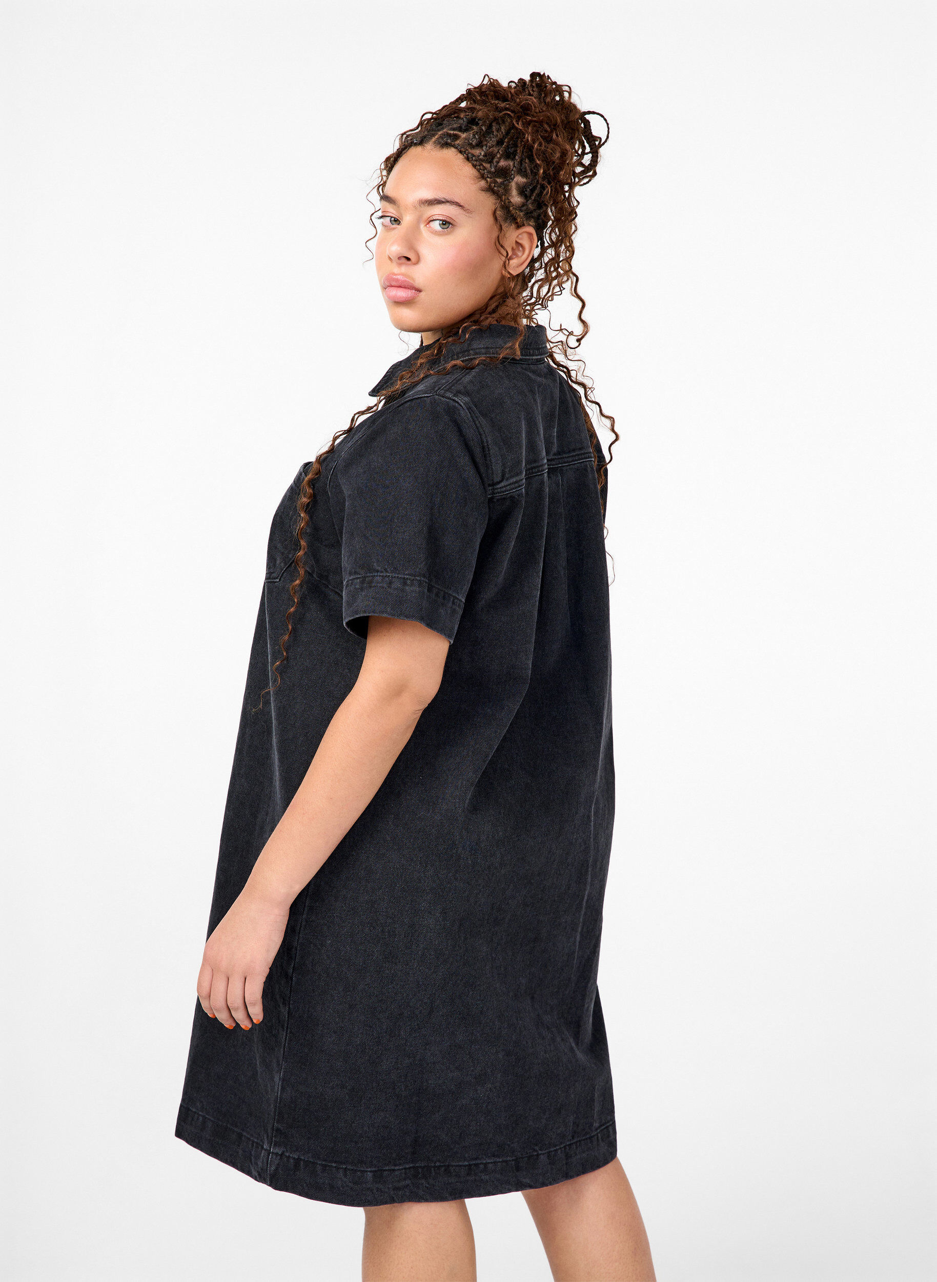 Zizzi Chemise en jean longue &agrave; manches courtes, Grey Washed, Model image number 1