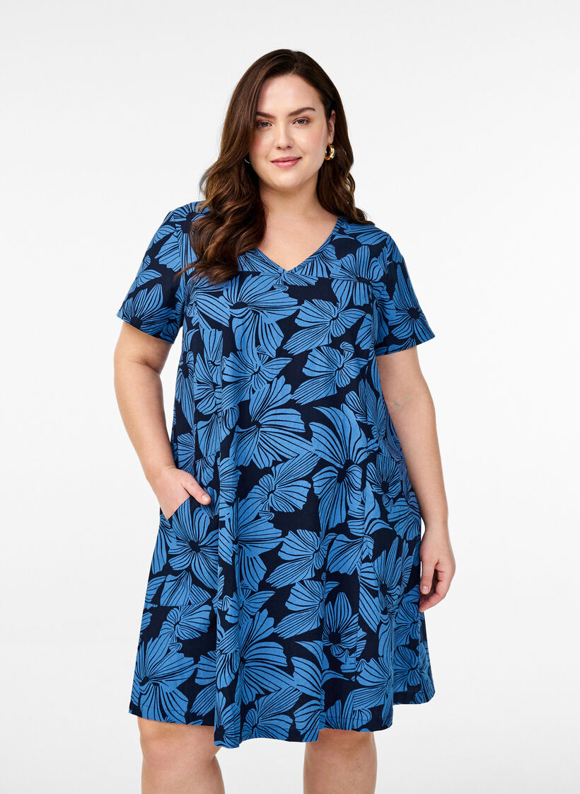 Robe courte &eacute;vas&eacute;e &agrave; imprim&eacute; floral, Bleu, Model image number 0