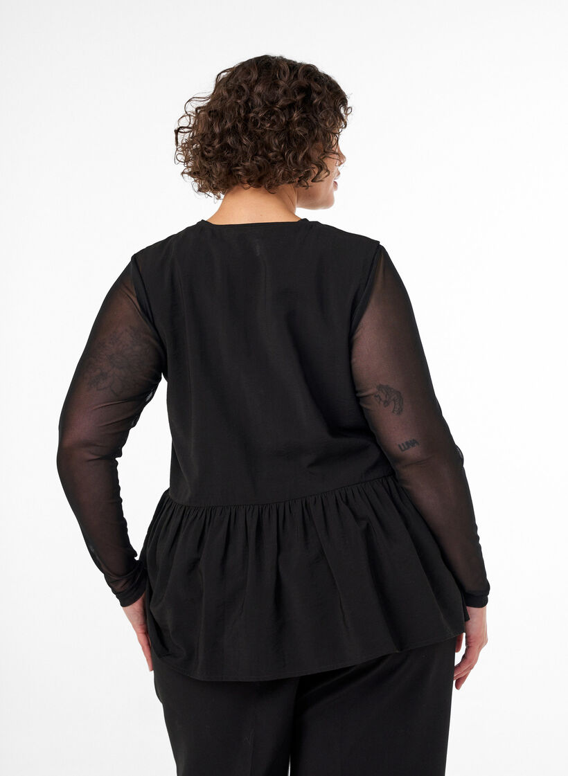 Blouse p&eacute;plum sans manches avec boutons d&eacute;coratifs, Noir, Model image number 2