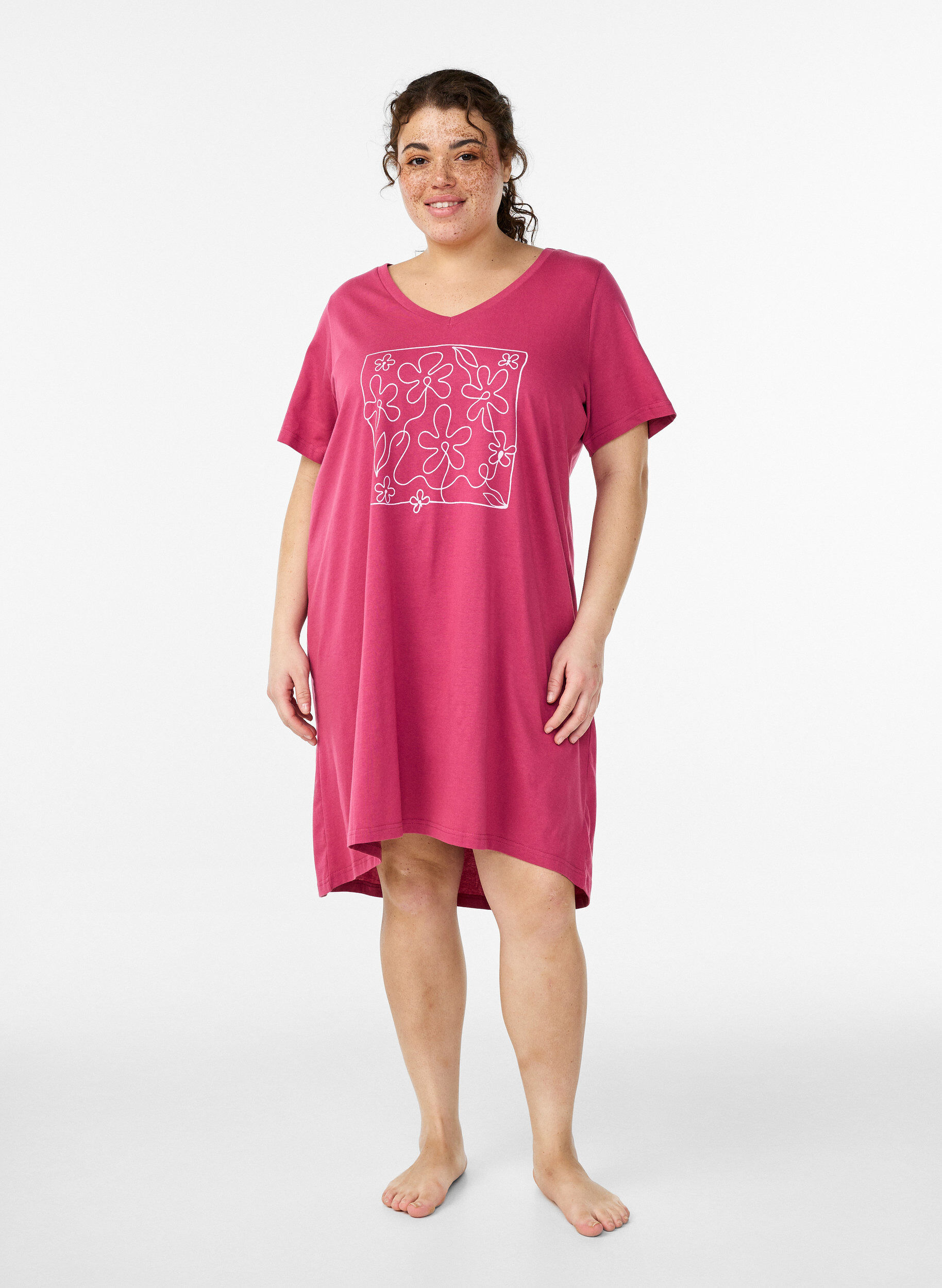 Chemise de nuit en coton biologique et &agrave; col en V, Bordeaux, Model