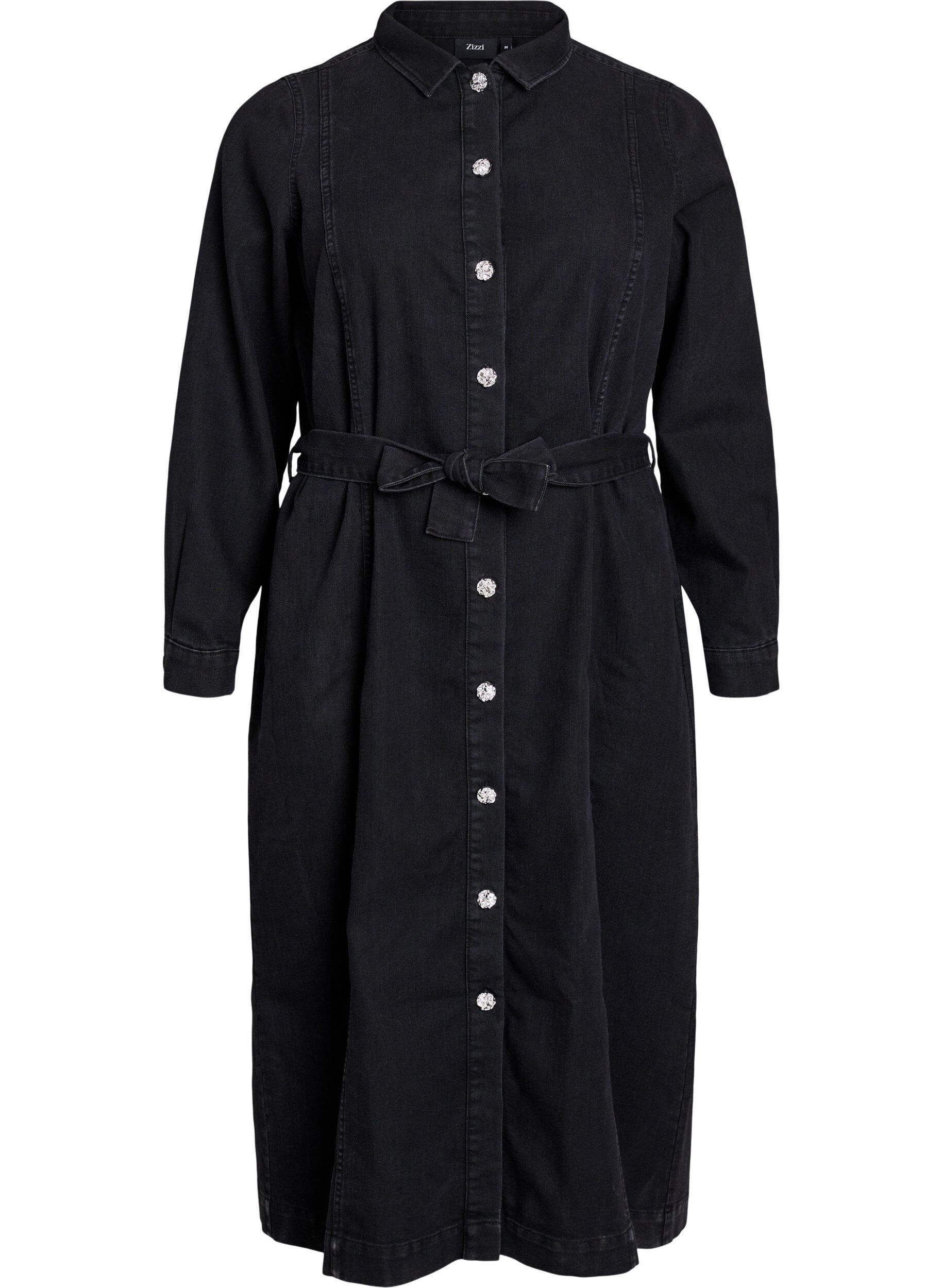 Robe midi en jean avec une ceinture et des boutons d&eacute;coratifs