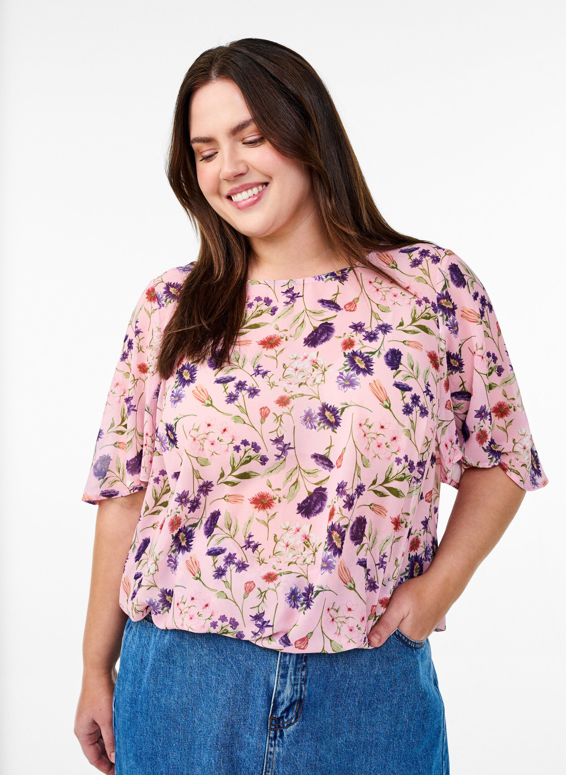 Zizzi Blouse fleurie &agrave; manches courtes et smocks, Rose, Model image number 0