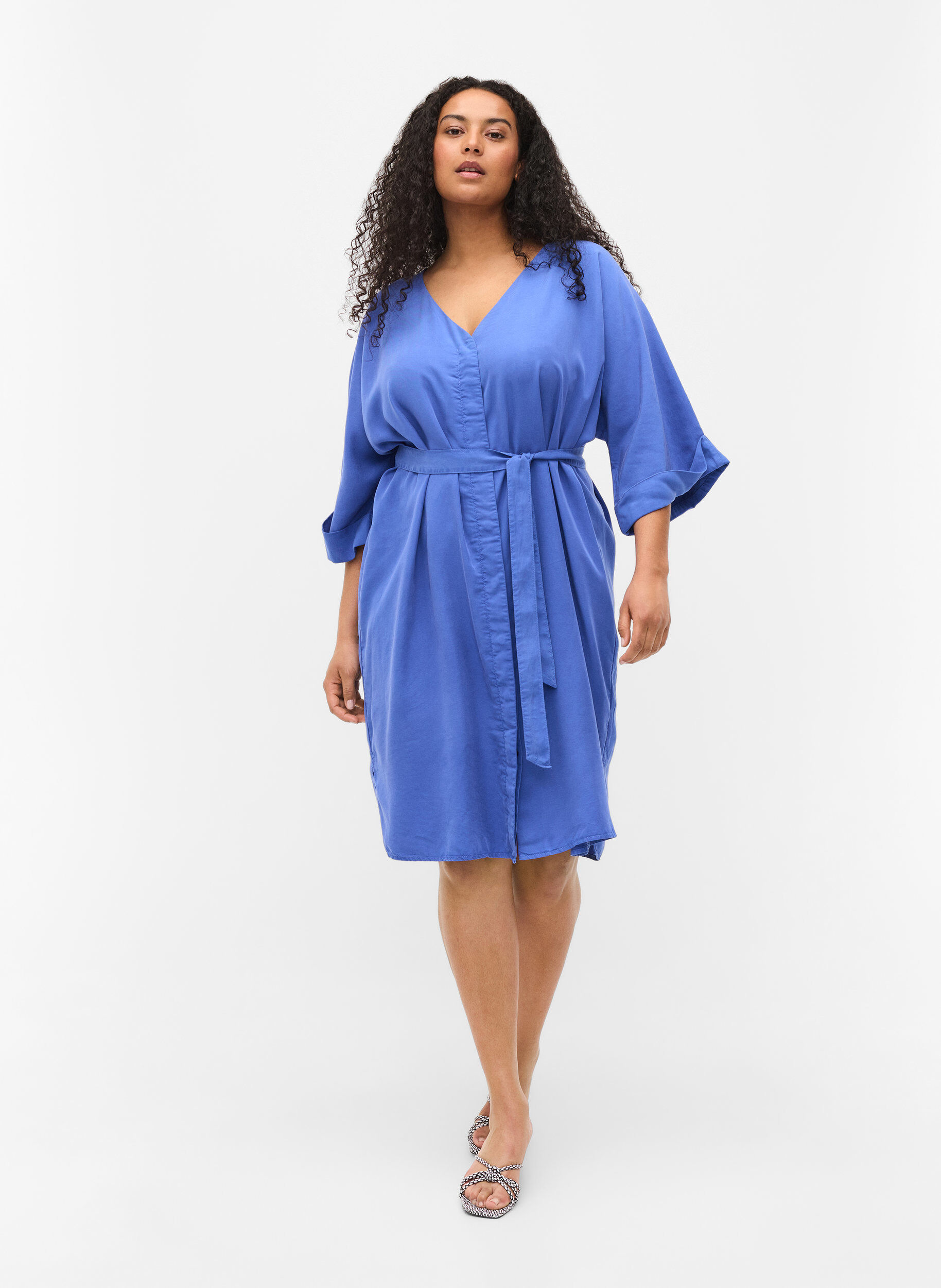 ZizziRobe &agrave; manches 3/4 avec une ceinture &agrave; nouer, Bleu intense, Model image number 1