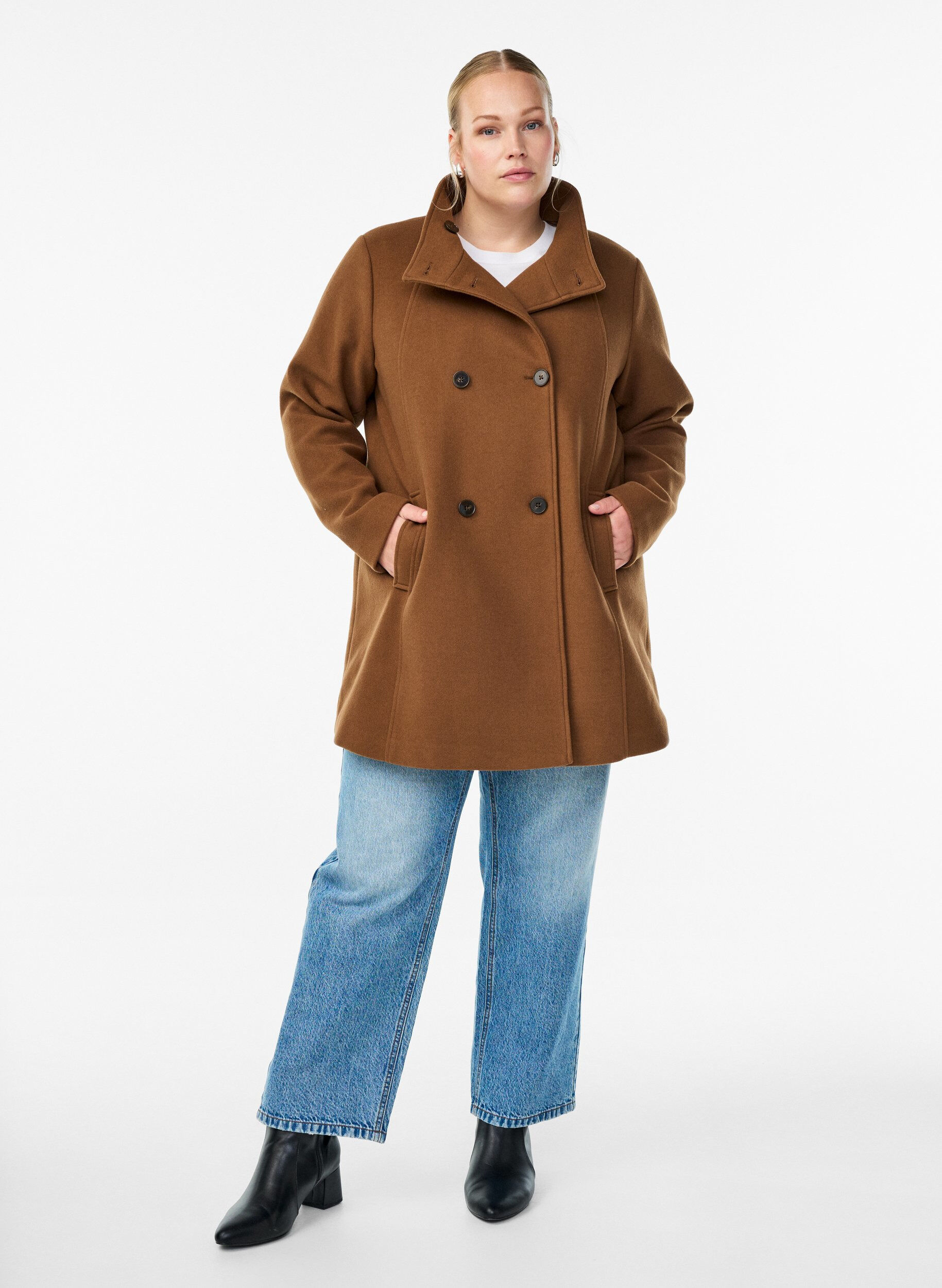 Zizzi Manteau court &agrave; la coupe &eacute;vas&eacute;e, Marron, Model image number 1