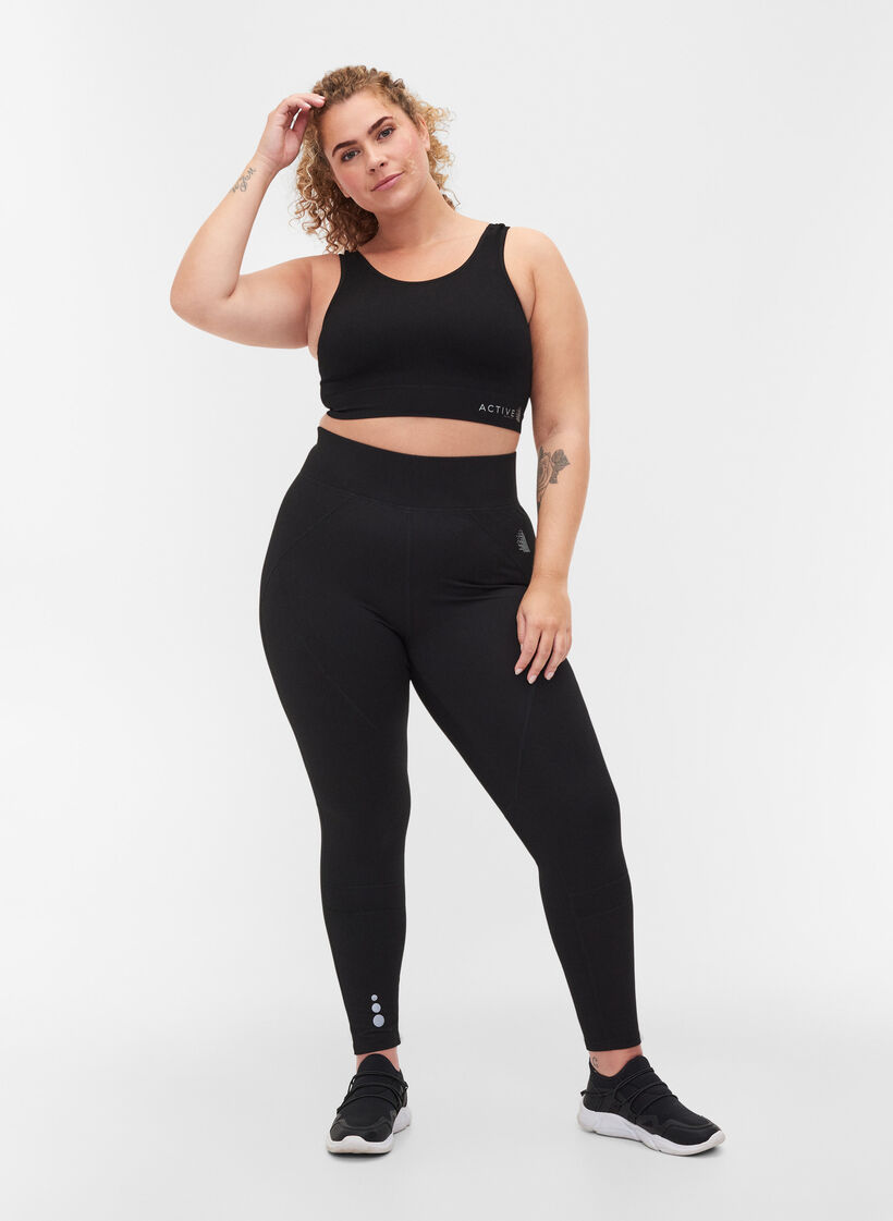 Soutien-gorge de sport uni avec dos croisé, Black, Model image number 3