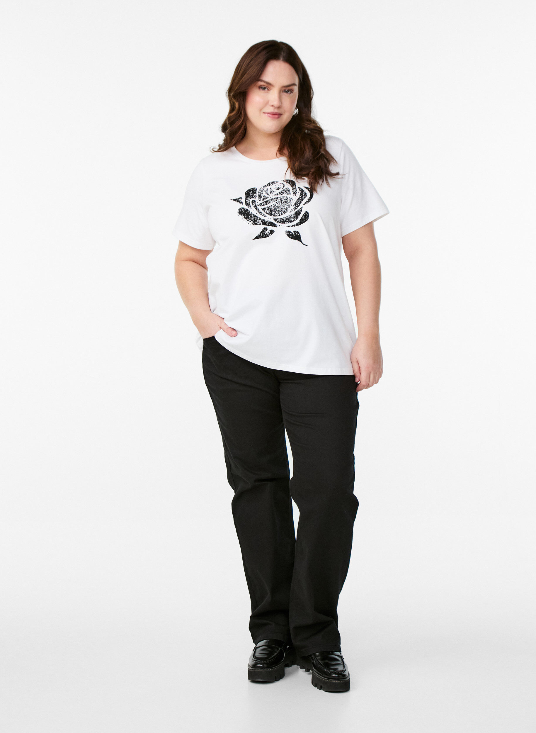 Zizzi T-shirt en coton biologique avec imprim&eacute; floral, B. White w. Rose, Model image number 2
