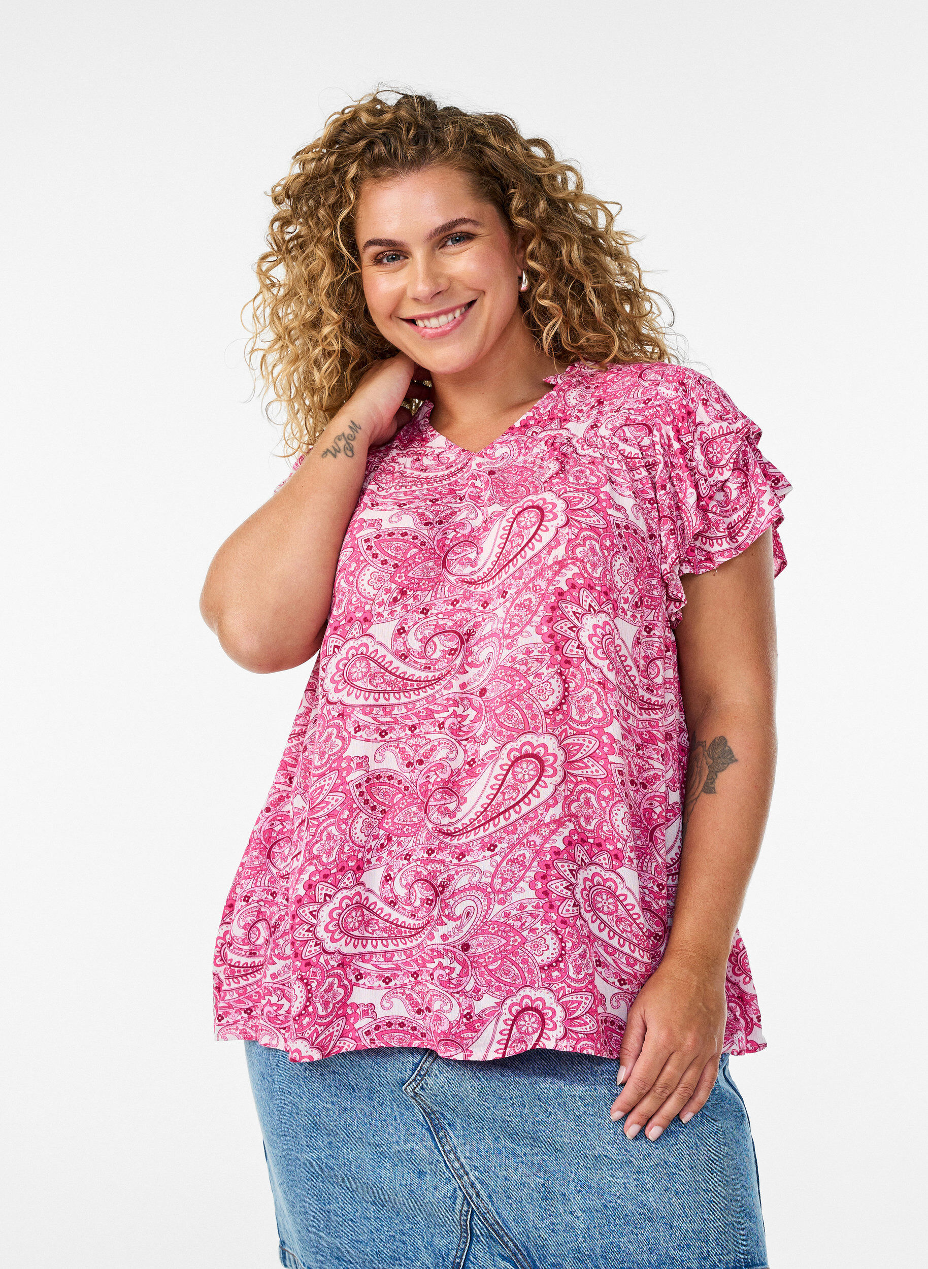 Zizzi Blouse imprim&eacute;e en viscose avec volants, Rose, Model image number 0