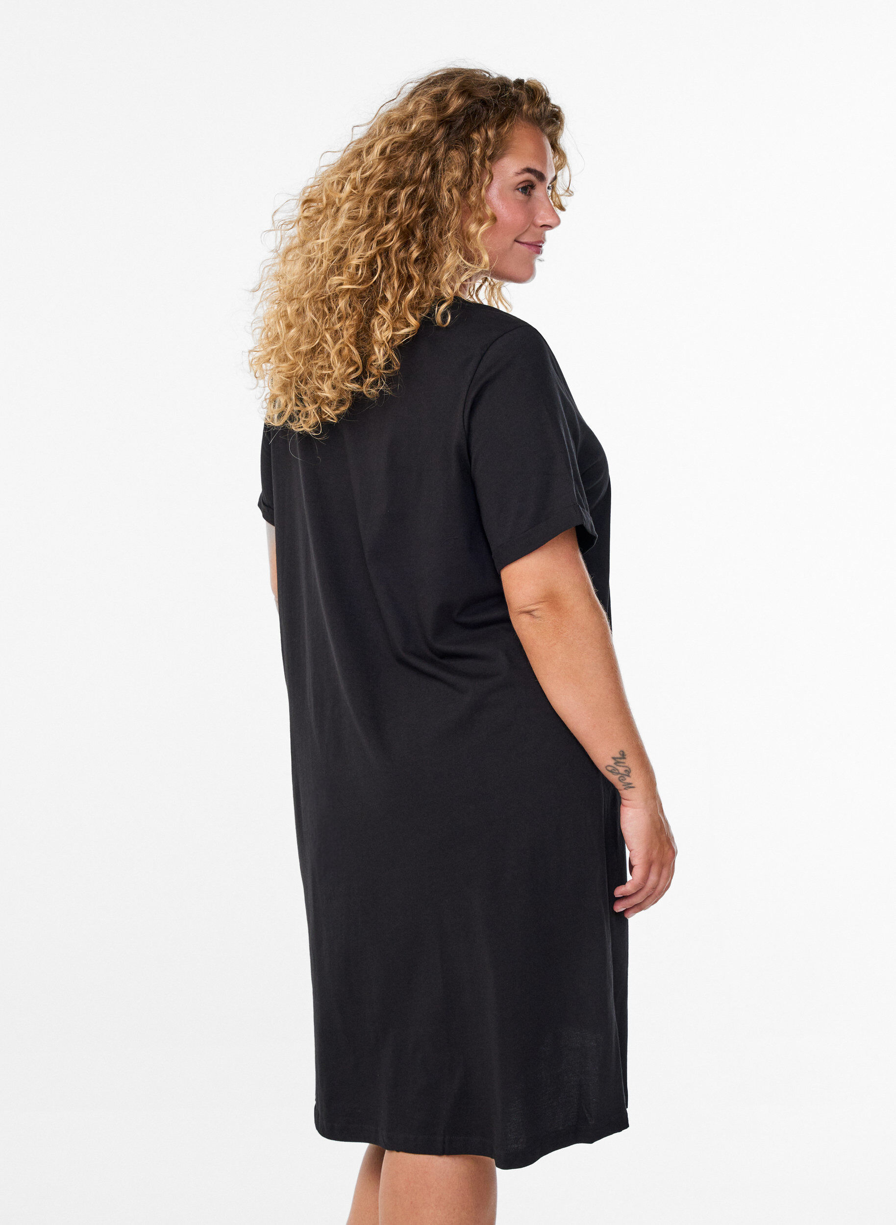 ZizziChemise de nuit &agrave; manches courtes en coton biologique, Noir, Model image number 2