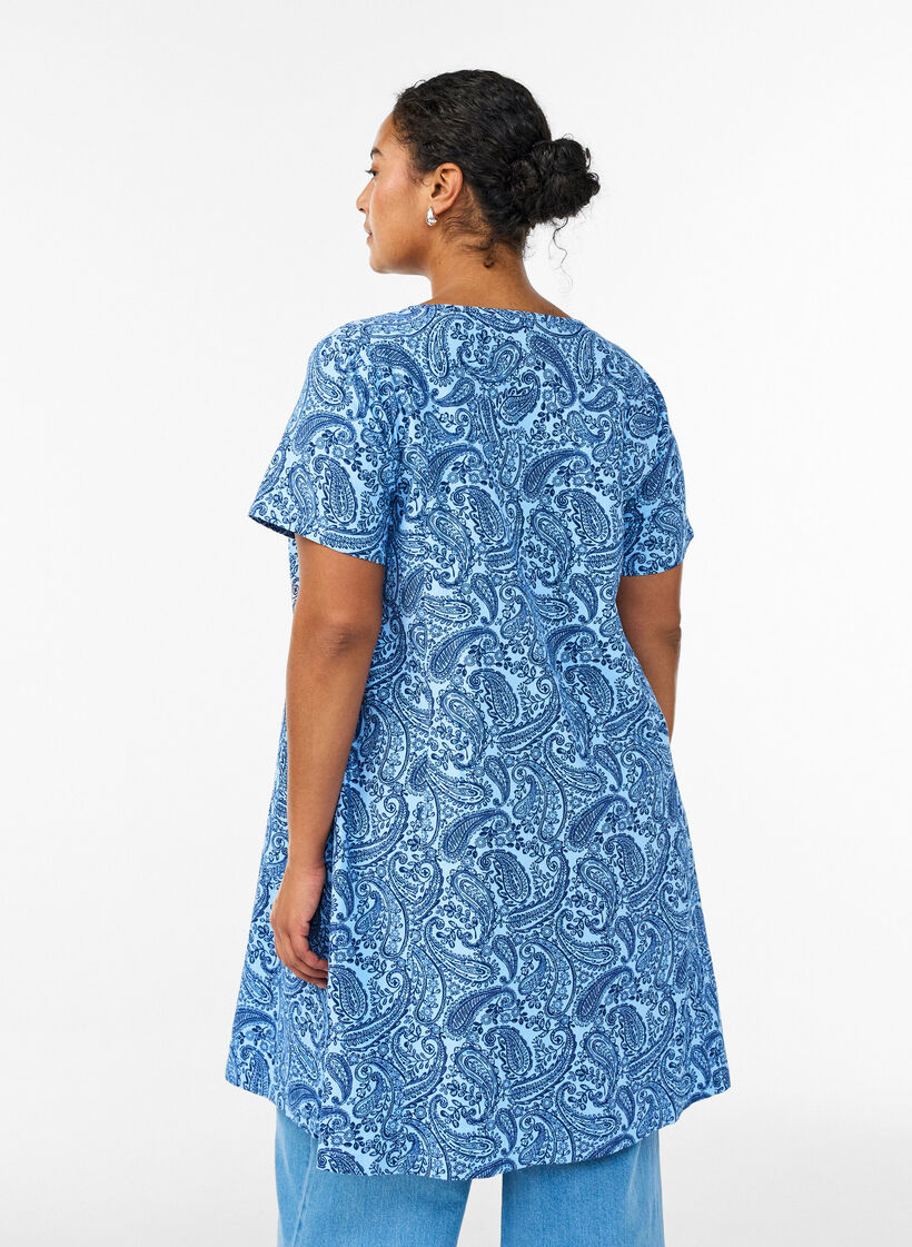 Robe courte &eacute;vas&eacute;e avec imprim&eacute; cachemire, Bleu Clair, Model image number 2