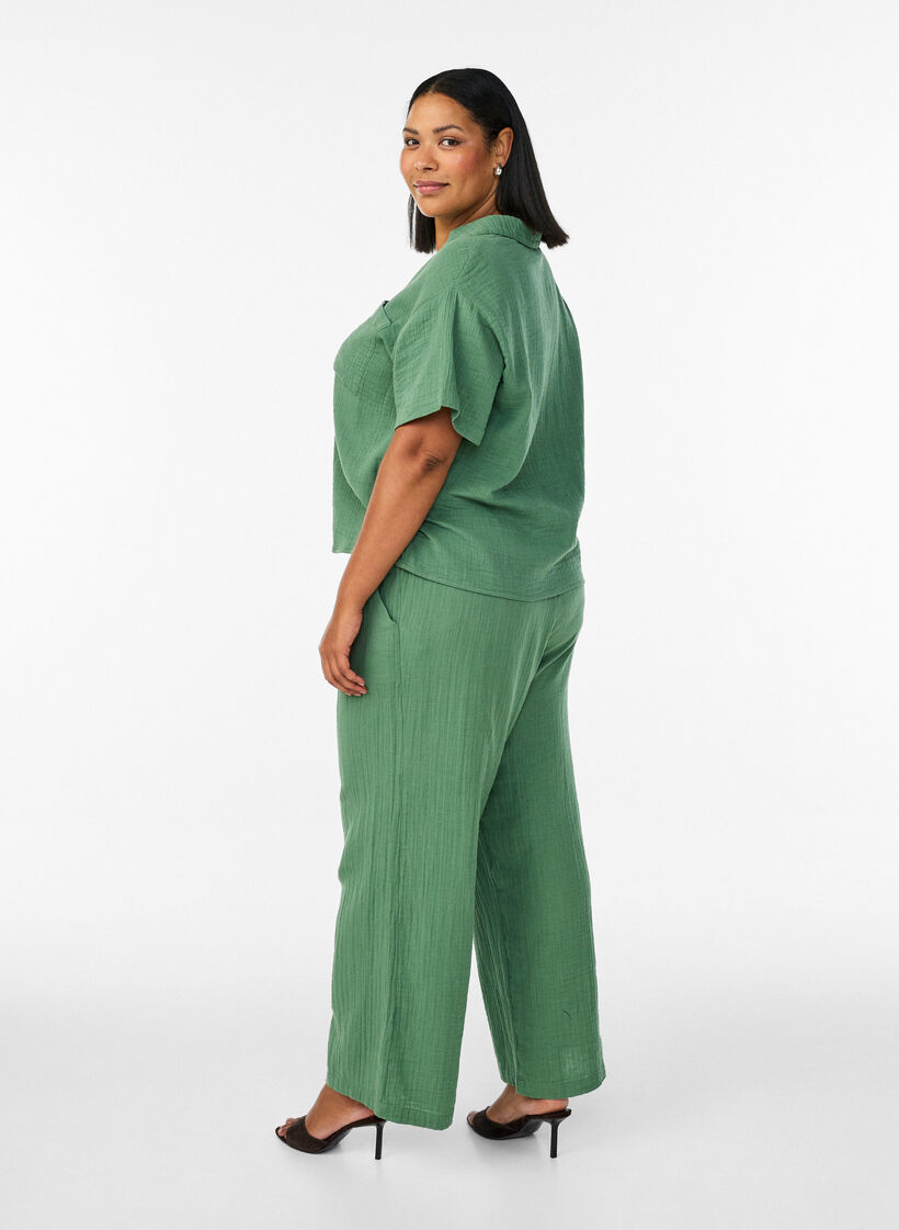 Pantalon taille haute en mousseline de coton &agrave; coupe ample, Vert, Model image number 1