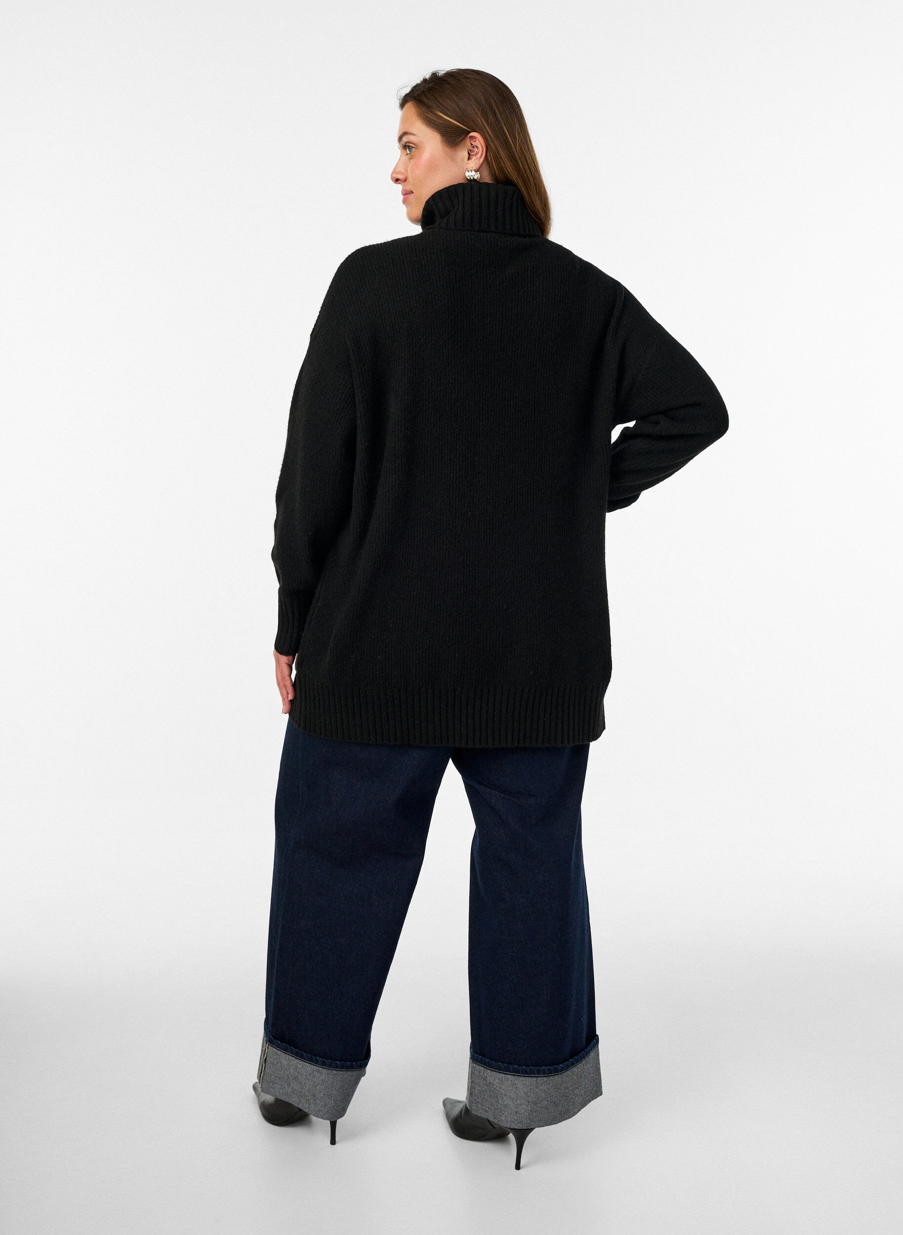ZizziPull en maille l&acirc;che avec col roul&eacute;, Noir, Model image number 2