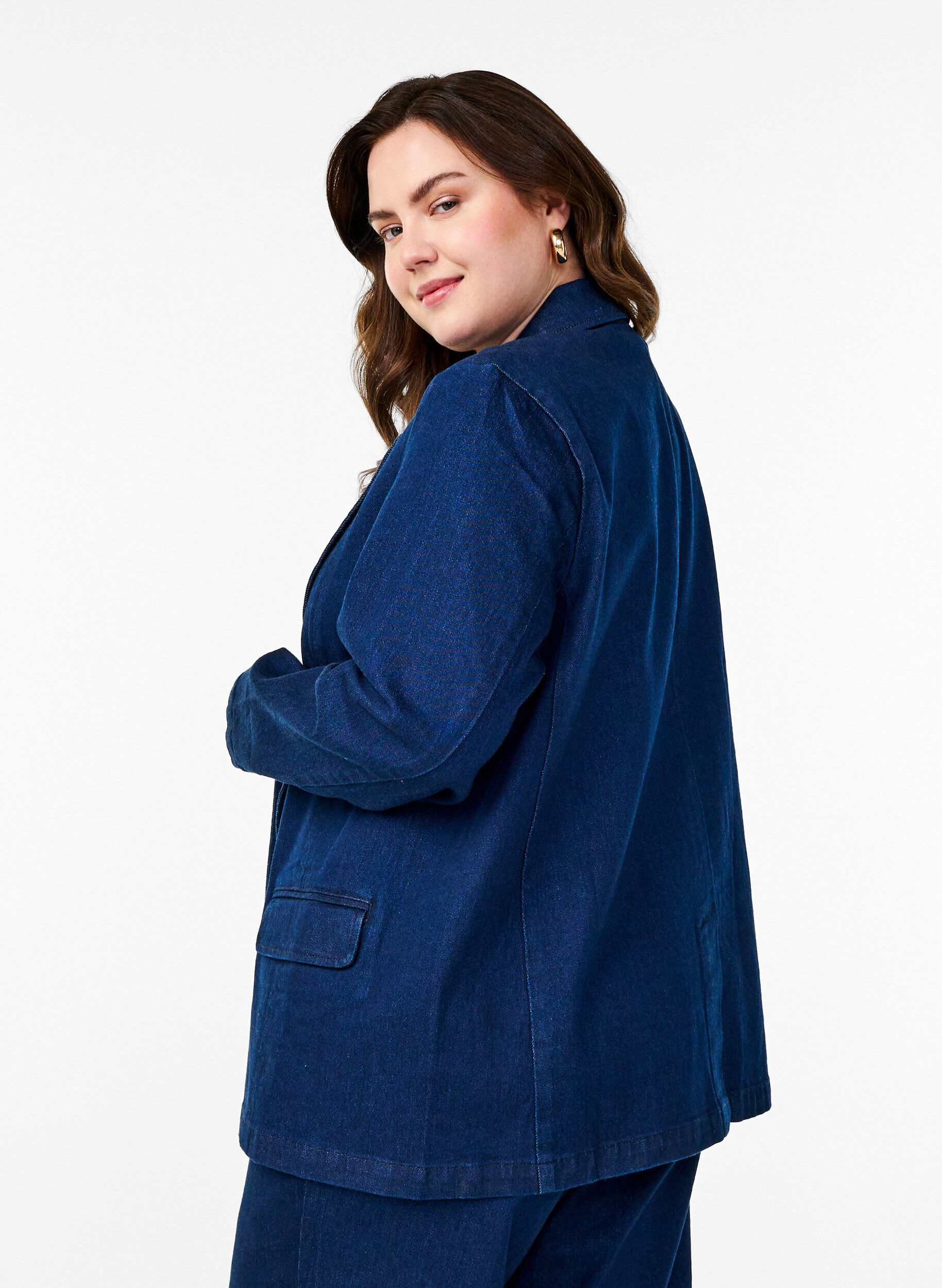 Zizzi Blazer en denim avec poches, Bleu, Model image number 2