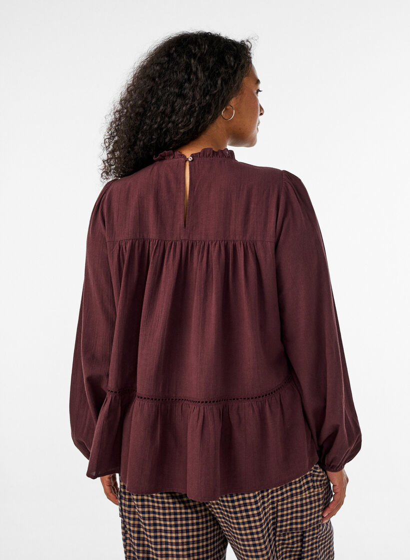 Blouse avec broderie et bordure broderie ajour&eacute;e, Bordeaux fonc&eacute;, Model image number 2