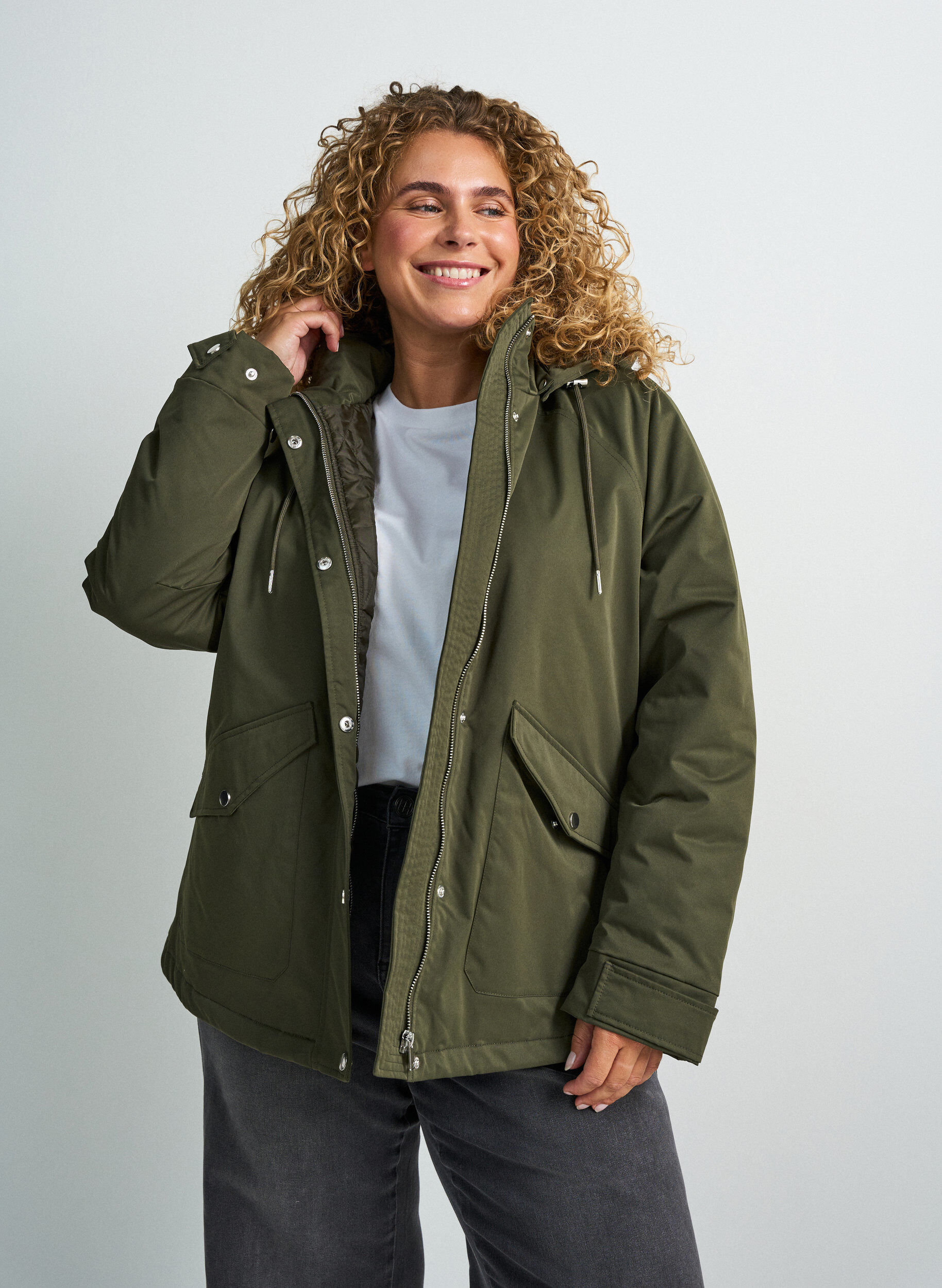 ZizziParka matelass&eacute; avec une capuche amovible, Vert fonc&eacute;, Model image number 0