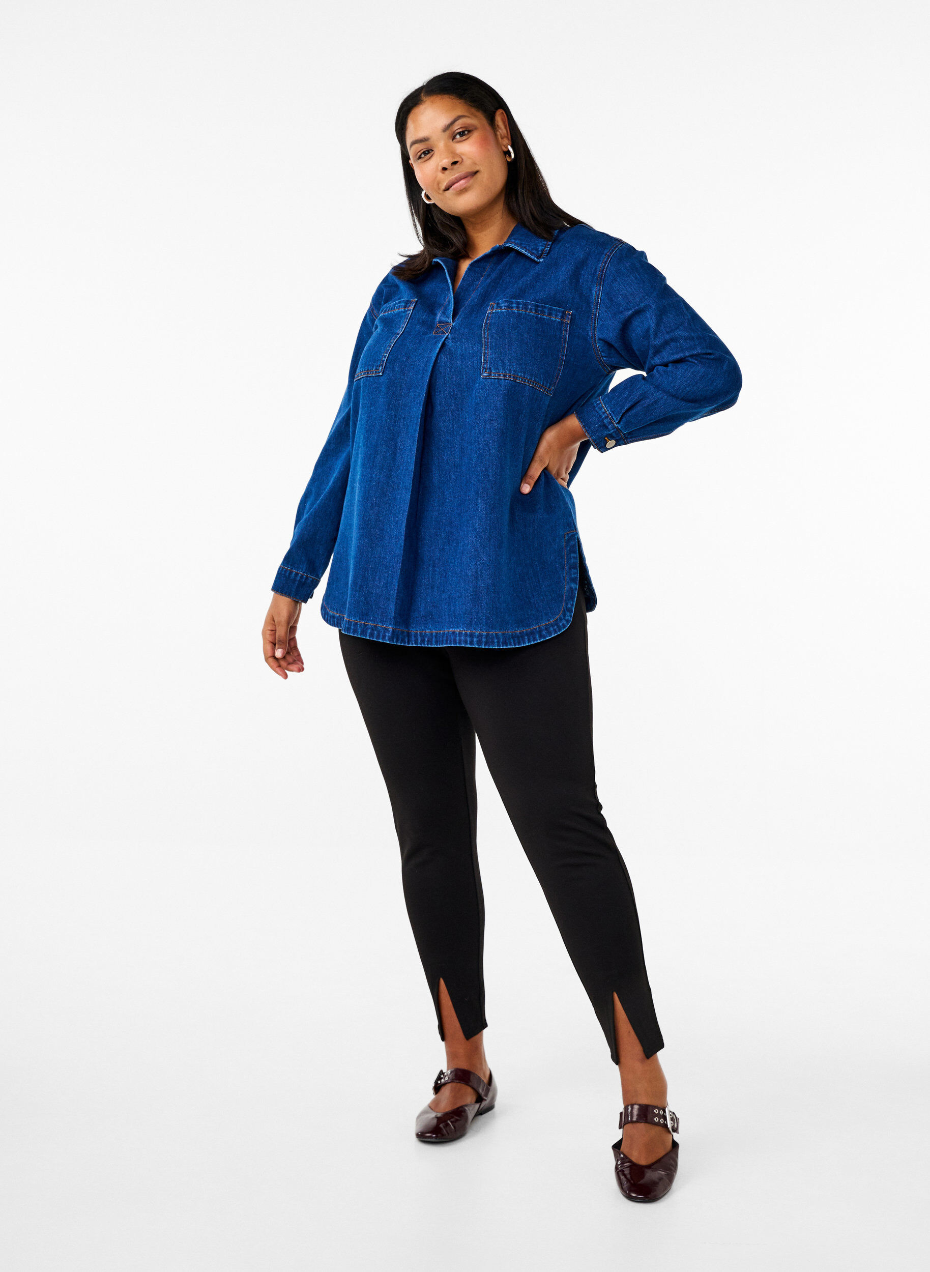 Zizzi Legging en viscose avec fente &agrave; l'avant, Noir, Model image number 0