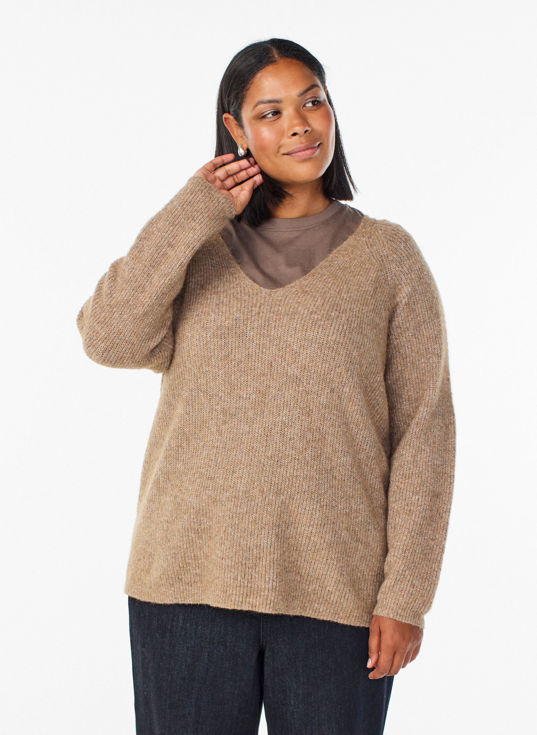 Blouse en maille &agrave; col V et manches raglan, Camel, Model