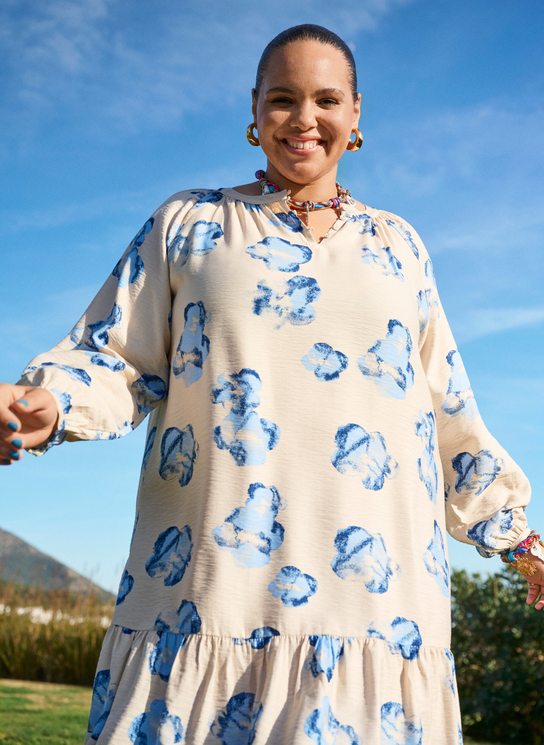 Zizzi Robe mi-longue avec manches longues et coupe trap&egrave;ze, Vanille, Image image number 0